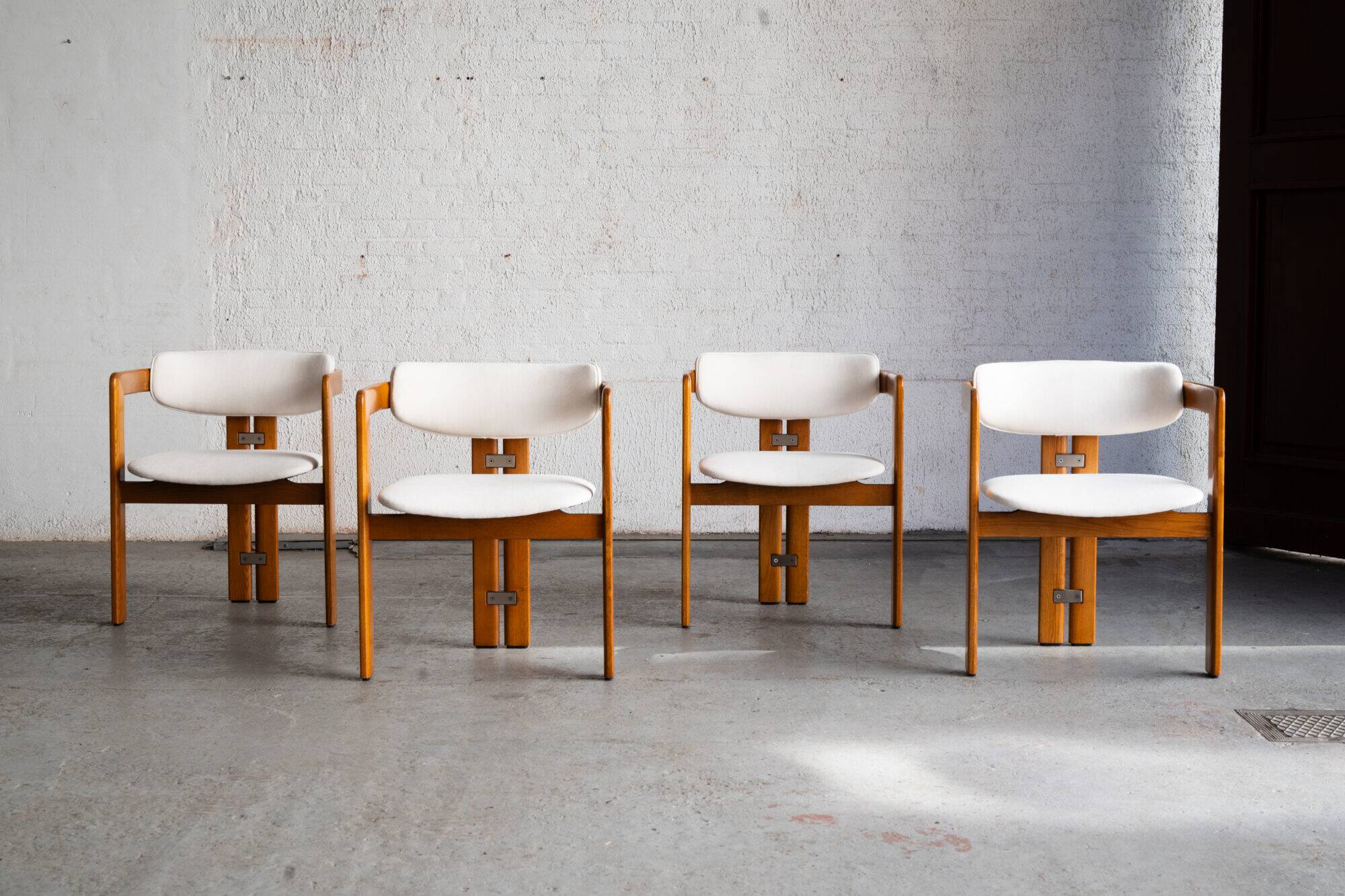 Ensemble de 4 chaises de salle à manger 'Pamplona' par Augusto Savini