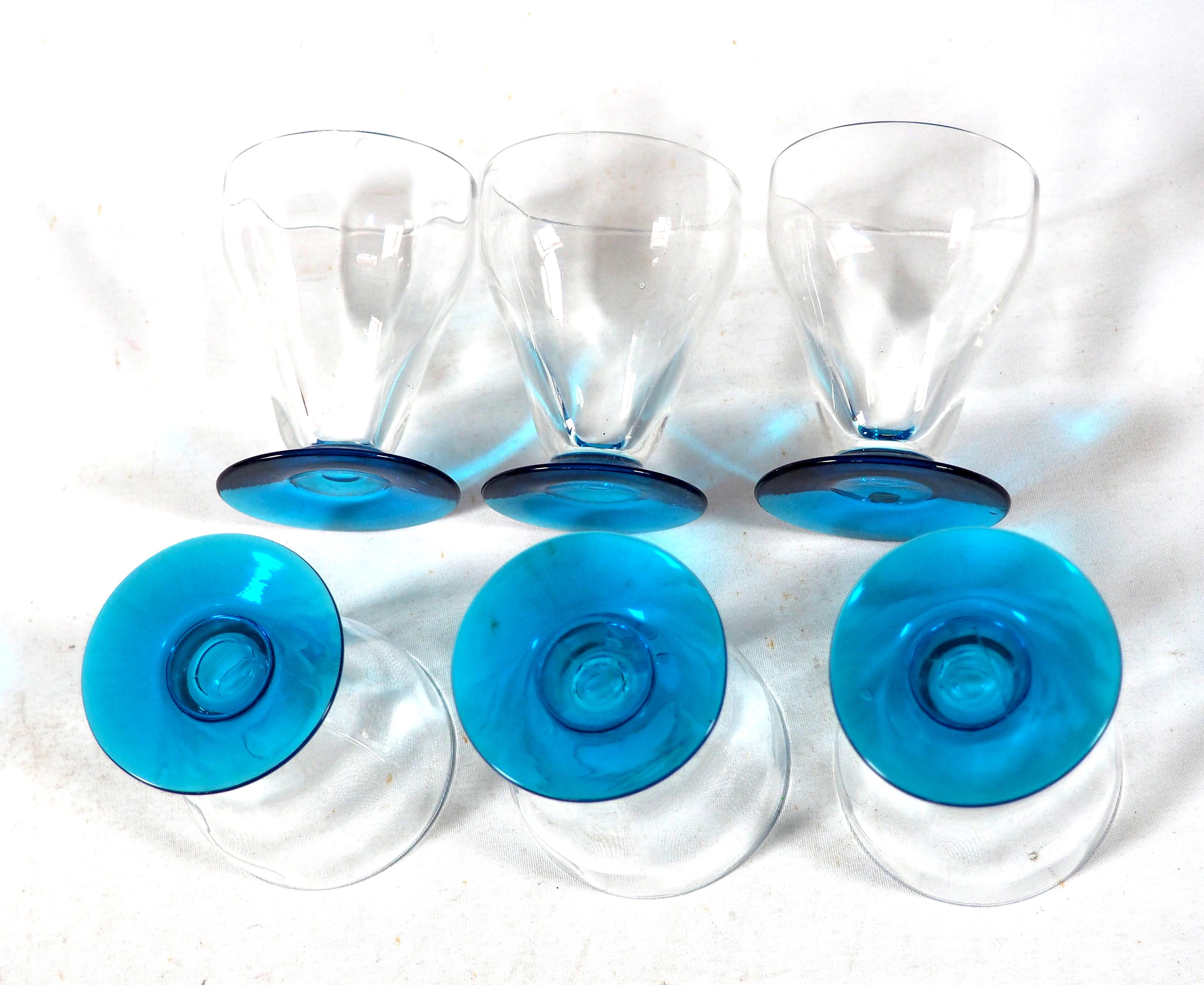 Set of 6 blue stemmed glasses