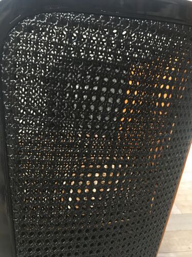 Fauteuil en bois cannage et velours