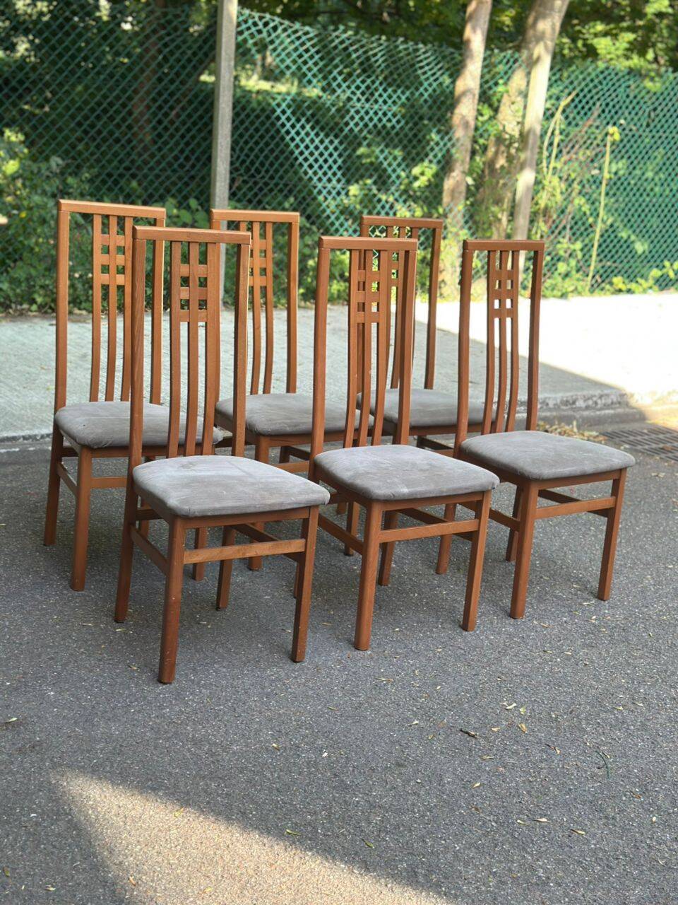 6 Scandinavian dining chairs in solid wood and grey fabric Denmark