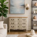 Antique chest of drawers