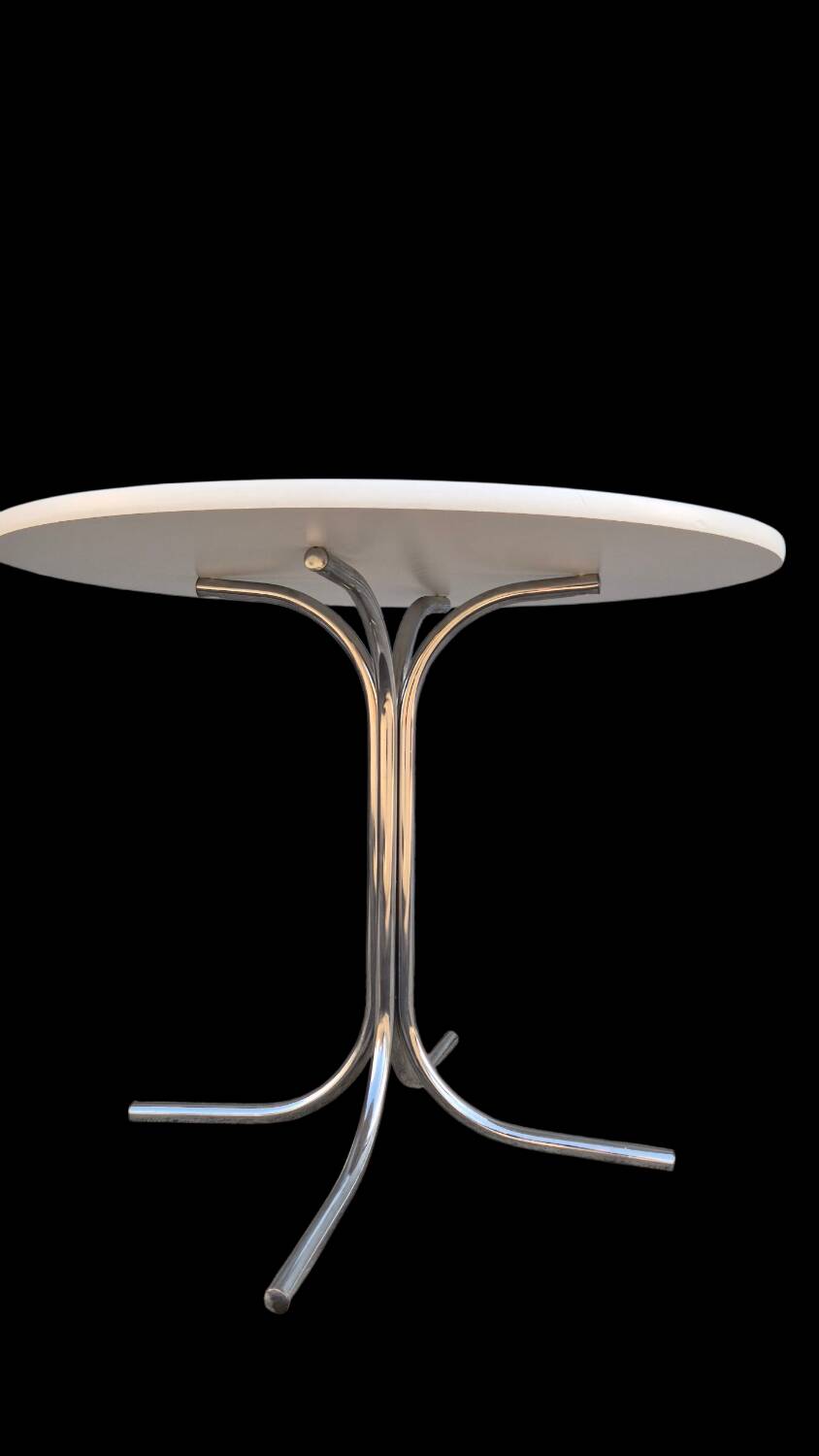 Round dining table 1970
