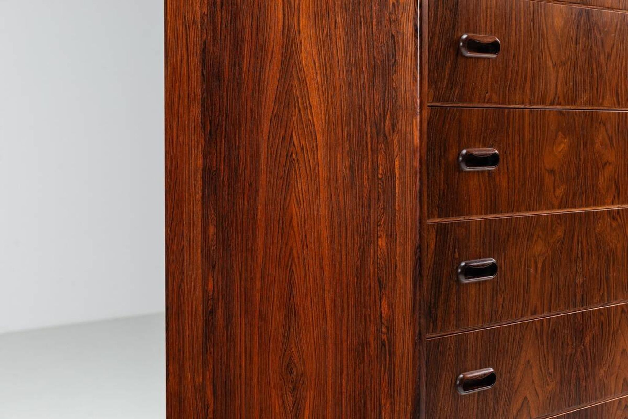 Large Scandinavian chest of drawers in rosewood Denmark 1960