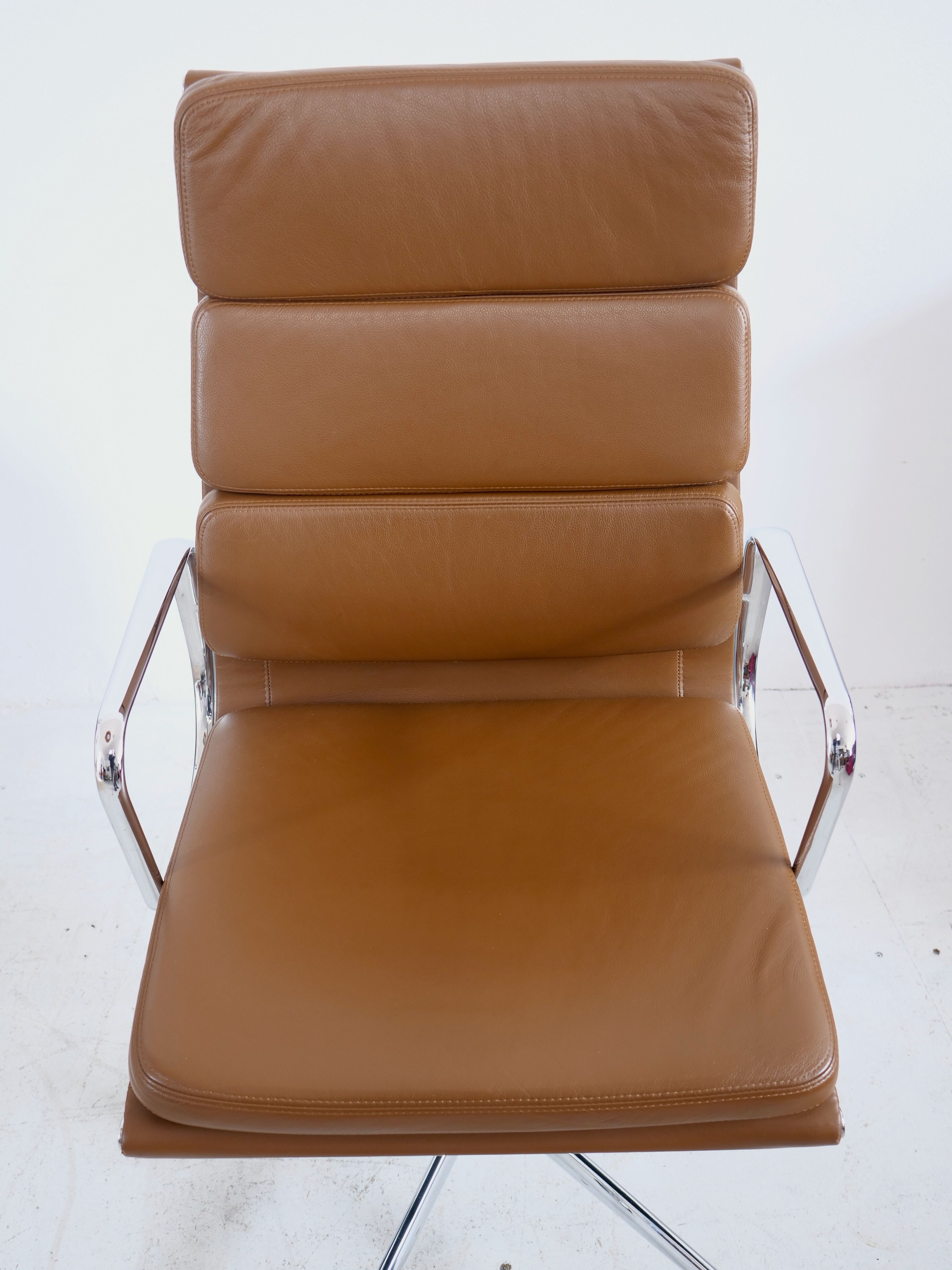 Eames EA 219 Vitra leather office chair