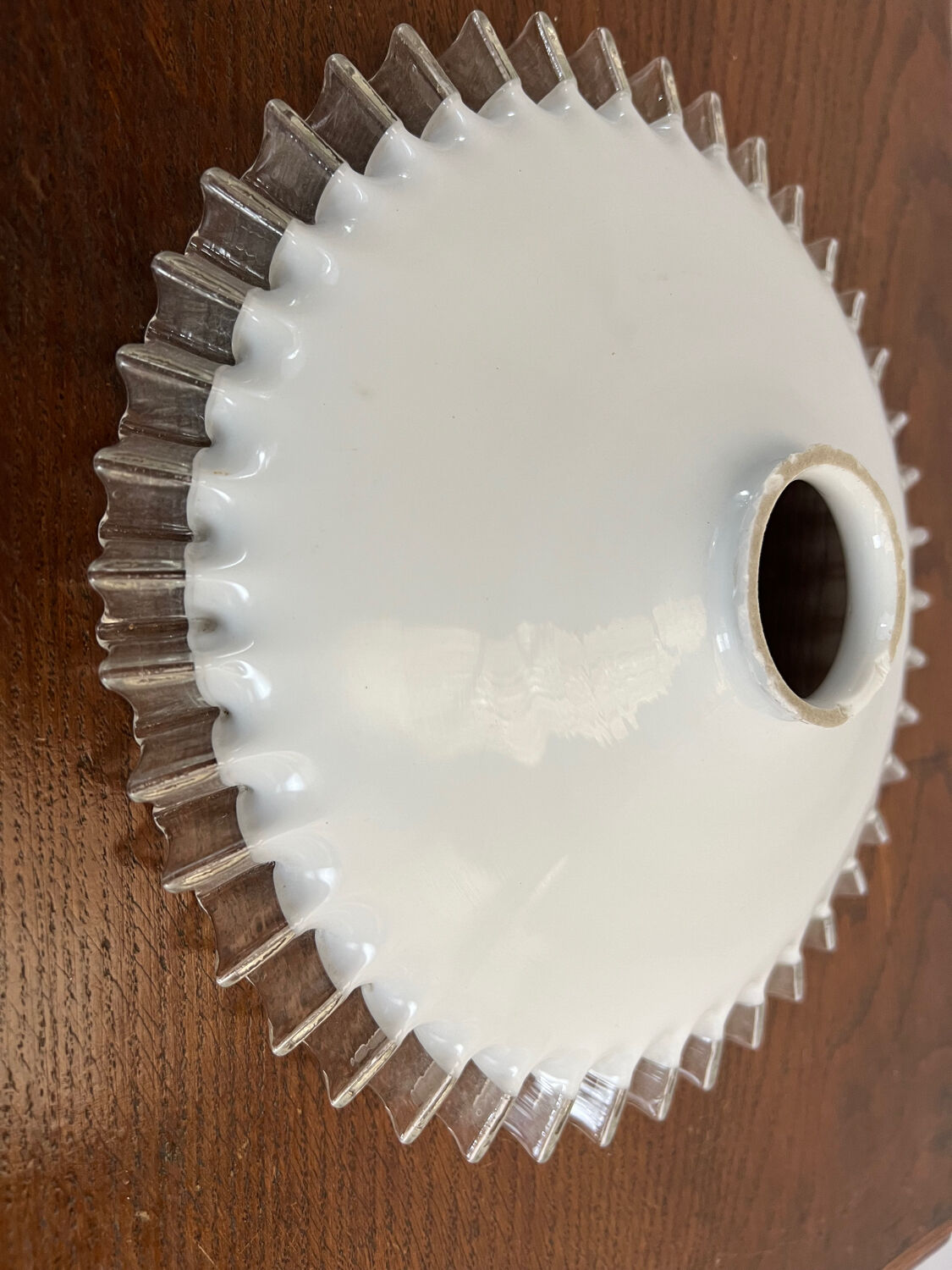 Vintage white opaline suspension