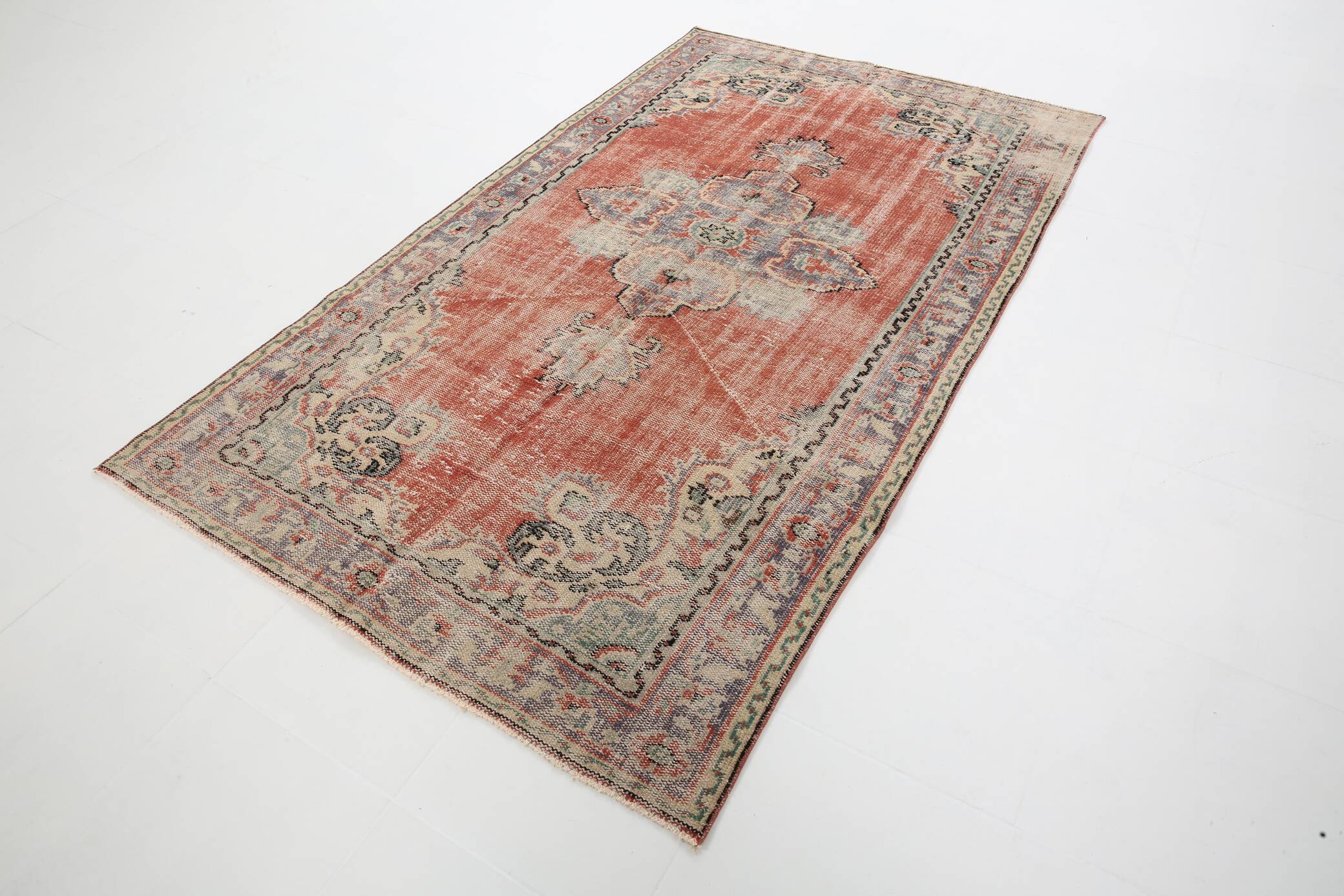 Tapis Vintage Corail Médaillon Patiné Chic, 143x235 Cm
