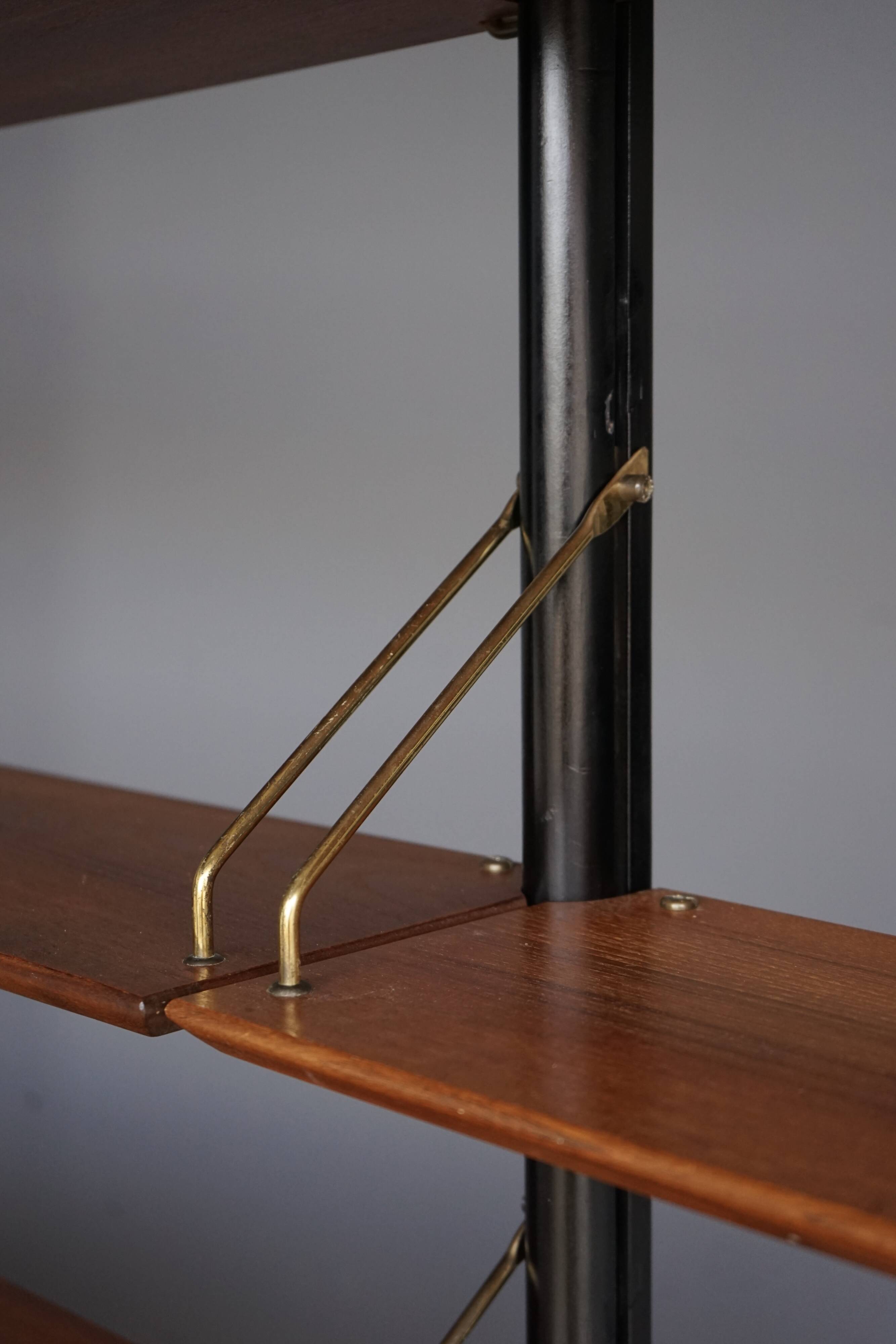 Meuble mural modulaire en teck par Louis van Teffellen pour Wébé. Années 1950