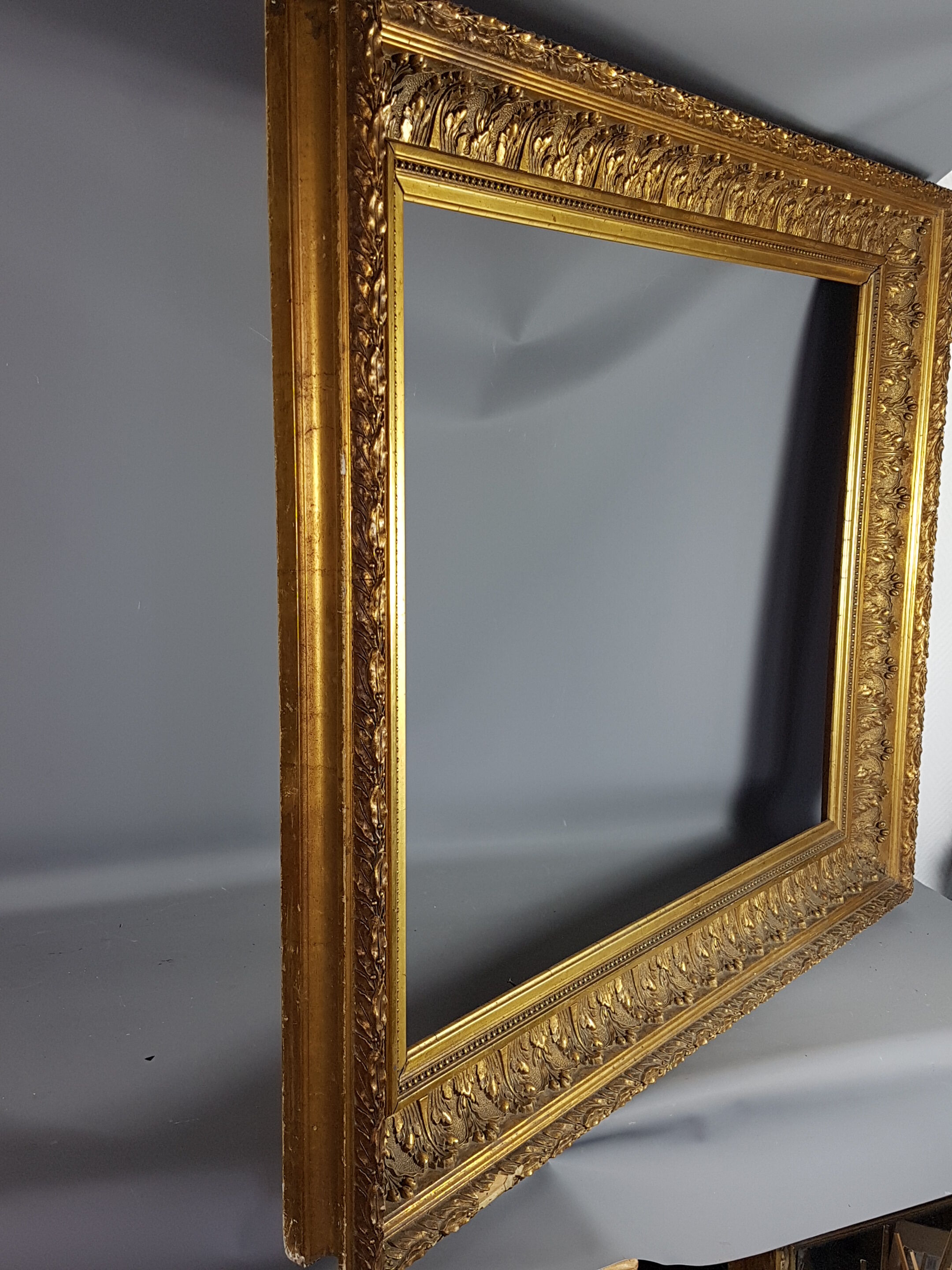 Imposing nineteenth century frame wood and gilded stucco 103x87 foliage 82.7x66.7 cm SB