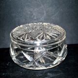 Richly cut crystal candy box from BACCARAT? 20th century.