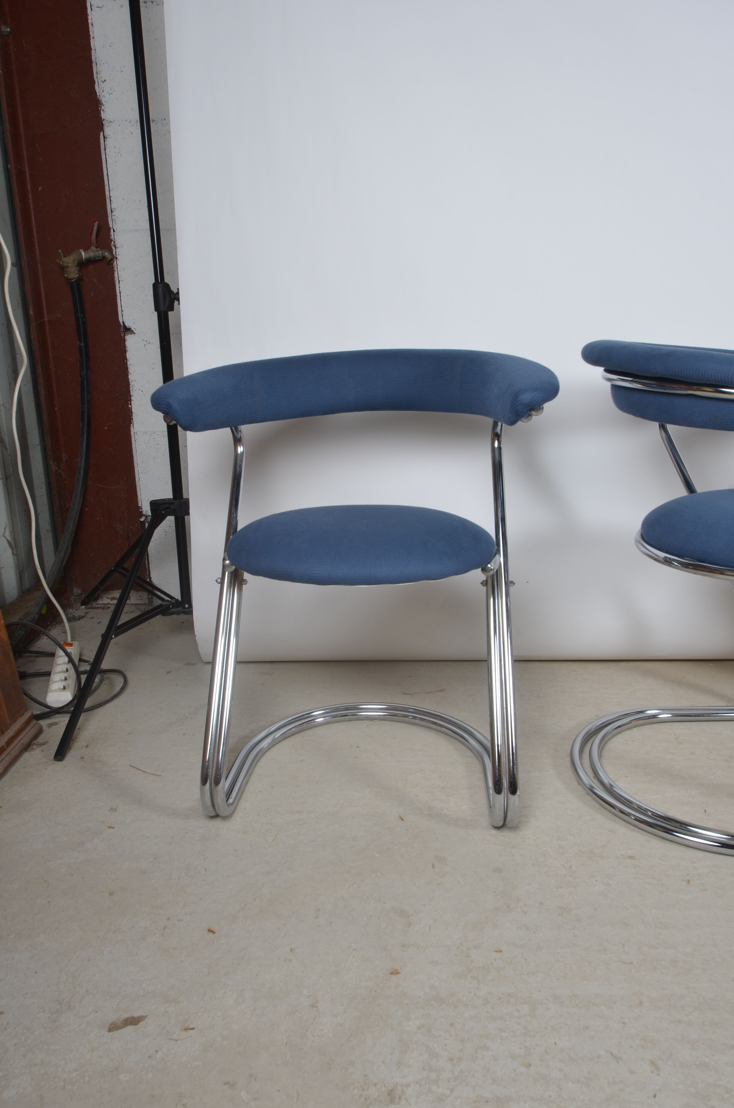 Tubular chairs cantilever 1970