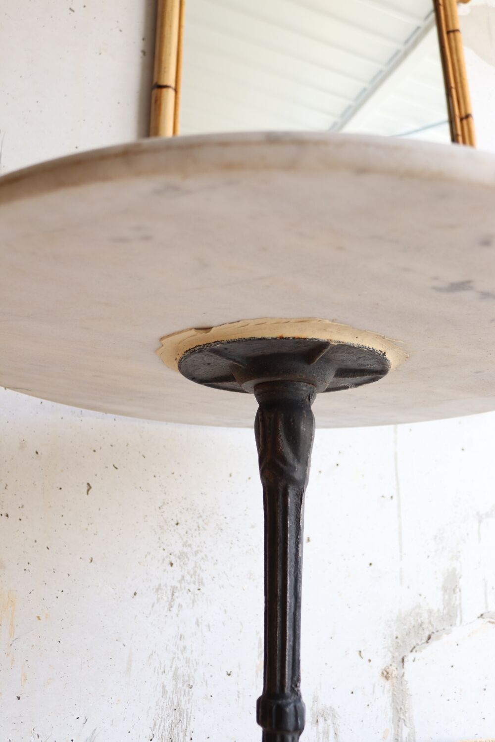 Table bistrot en marbre blanc