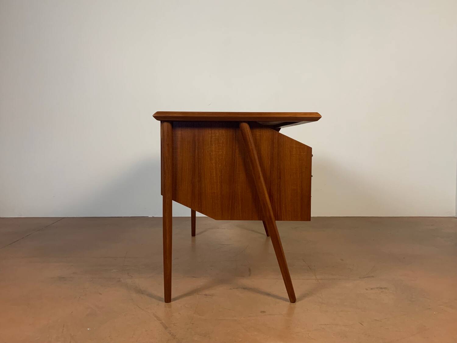 Office Gunnar Nielsen Tibergaard