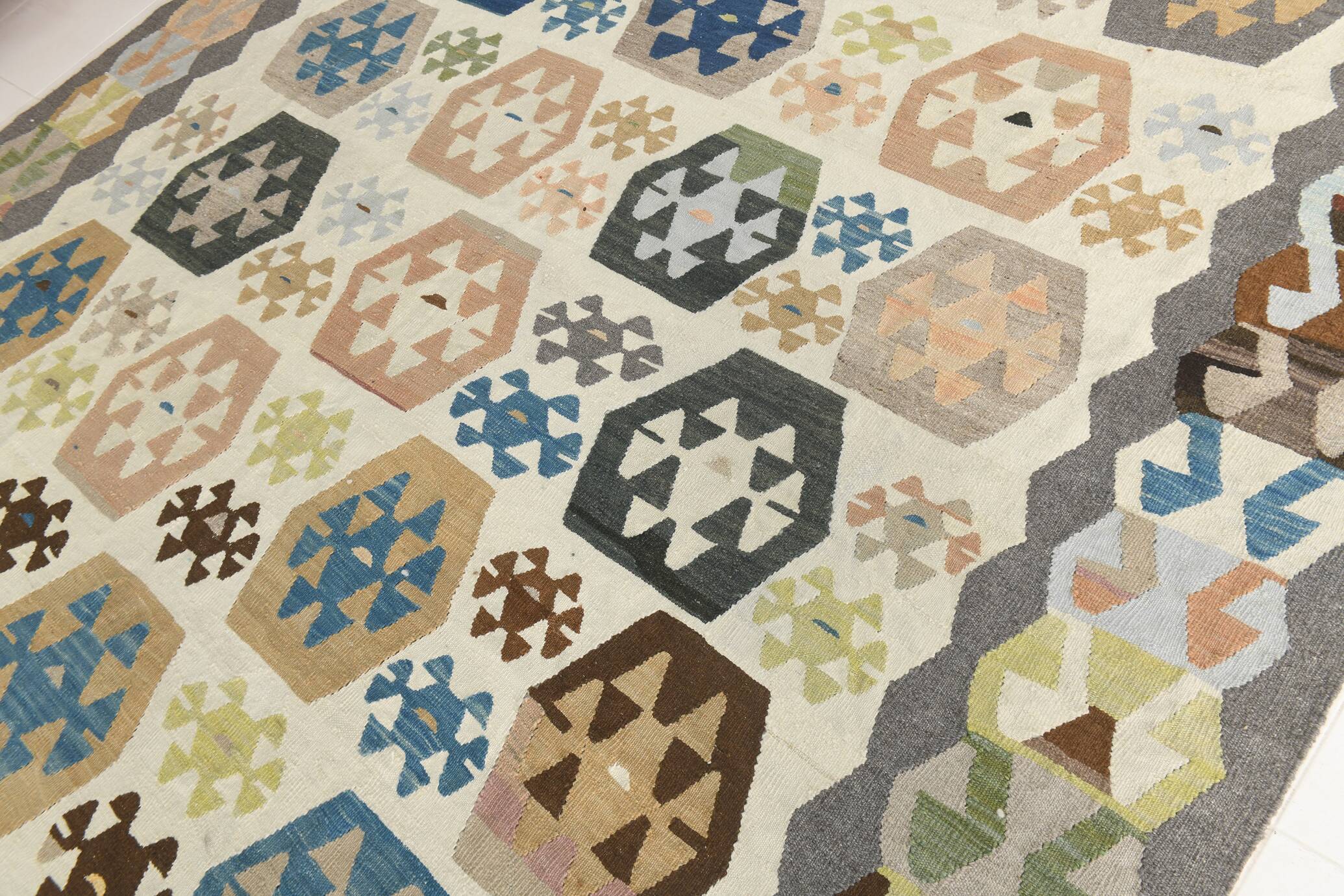 Tapis Kilim de luxe de style rare géométrique 9x11, tapis Kilim vintage de grande surface