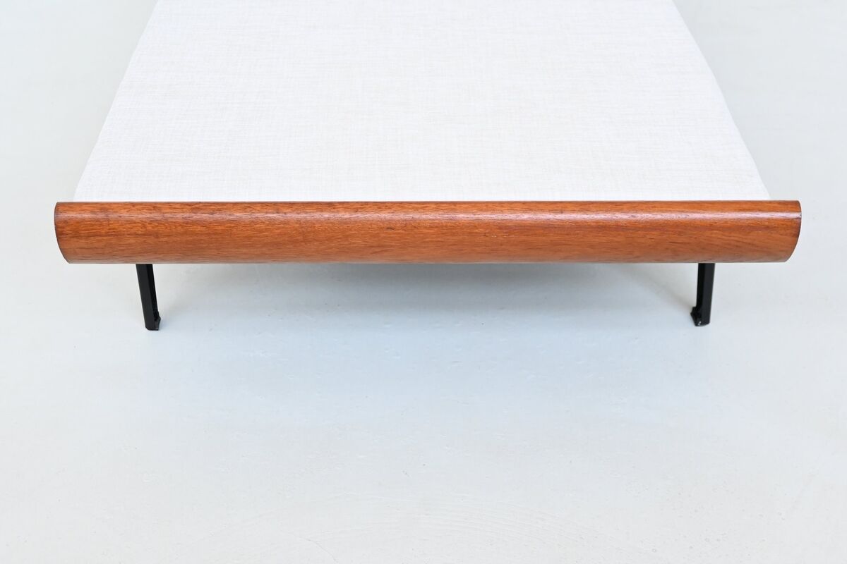 Dick Cordemeijer Cleopatra daybed white fabric Auping Netherlands 1954