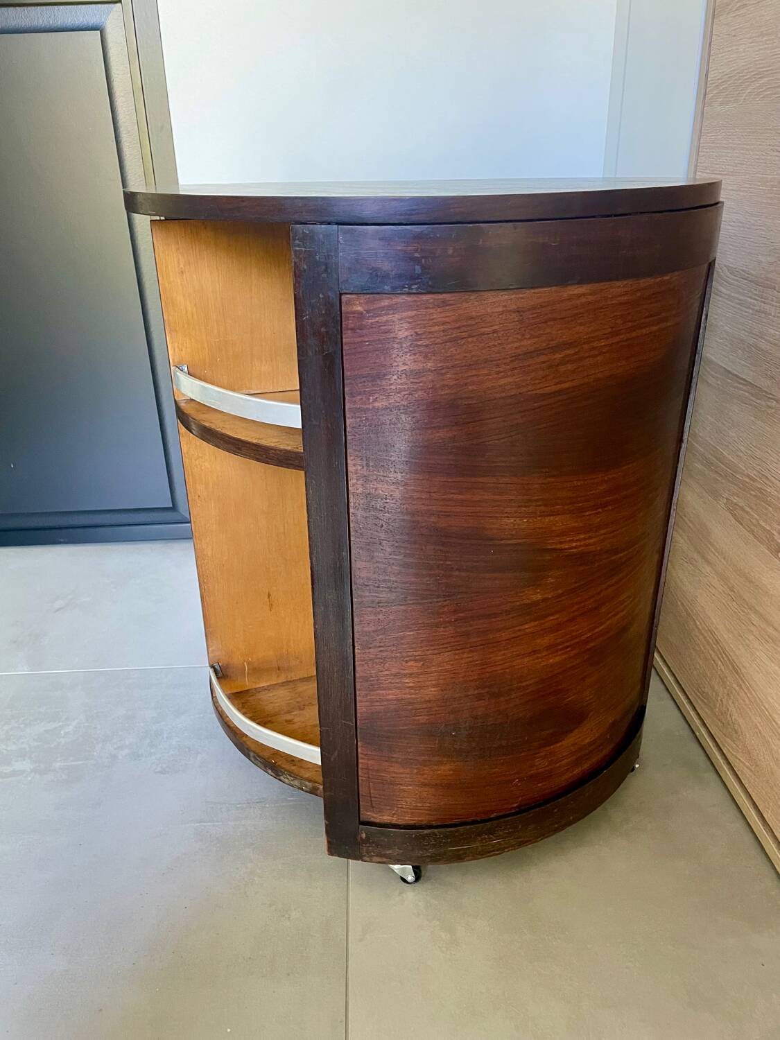 Art Deco rotating round bar in two-tone wood