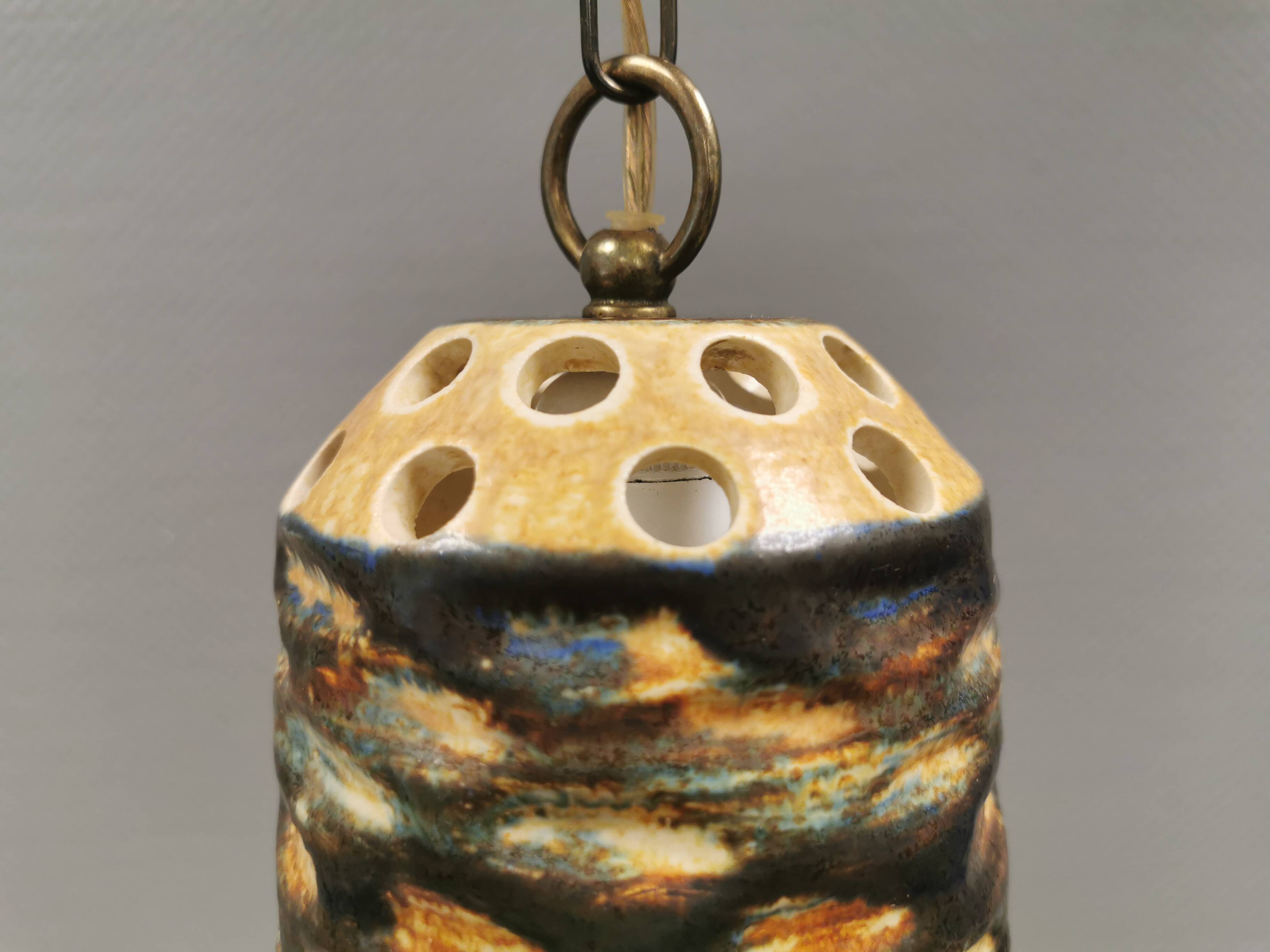 A stunning ceramic hanging lamp with exquisite details. Denmark 1970s