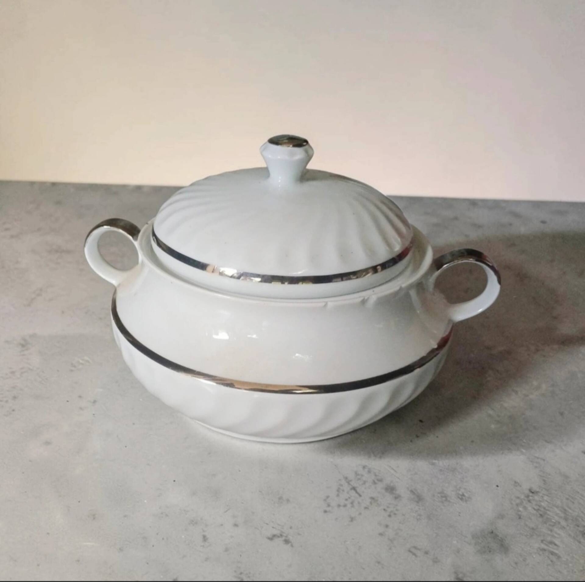 Bavarian porcelain soup tureen - Bareuther Waldsassen