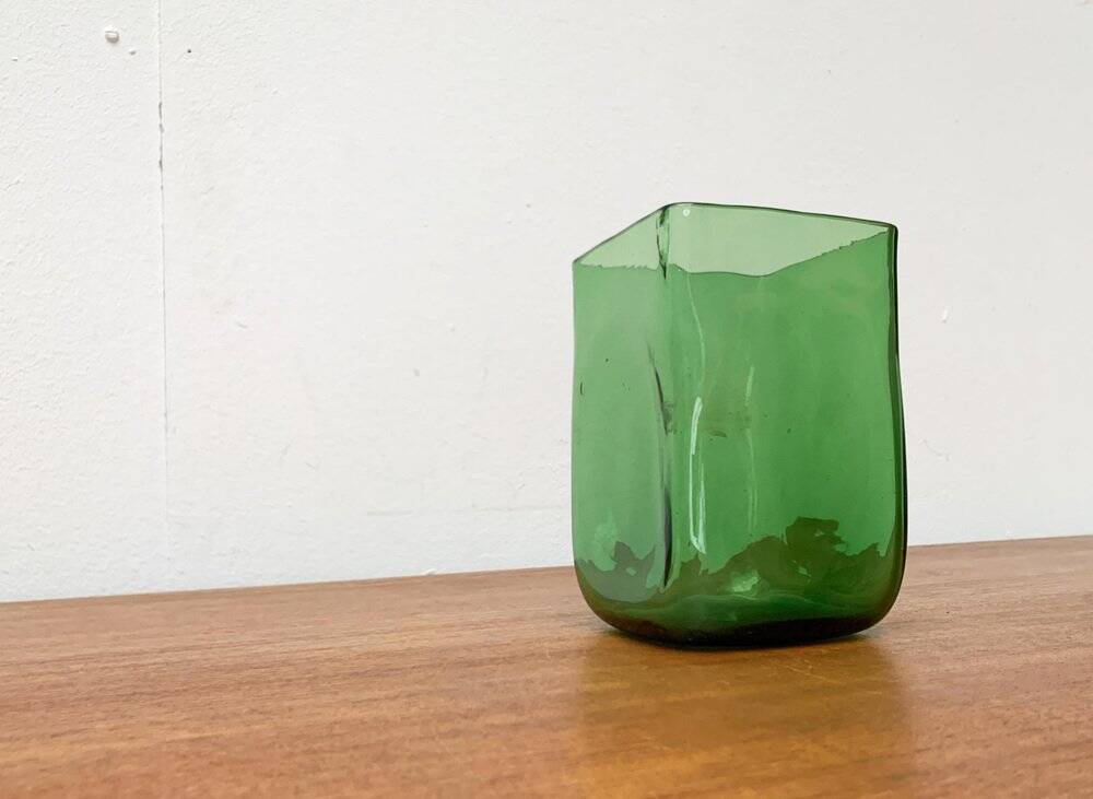Vase en verre scandinave du milieu du siècle, années 1960