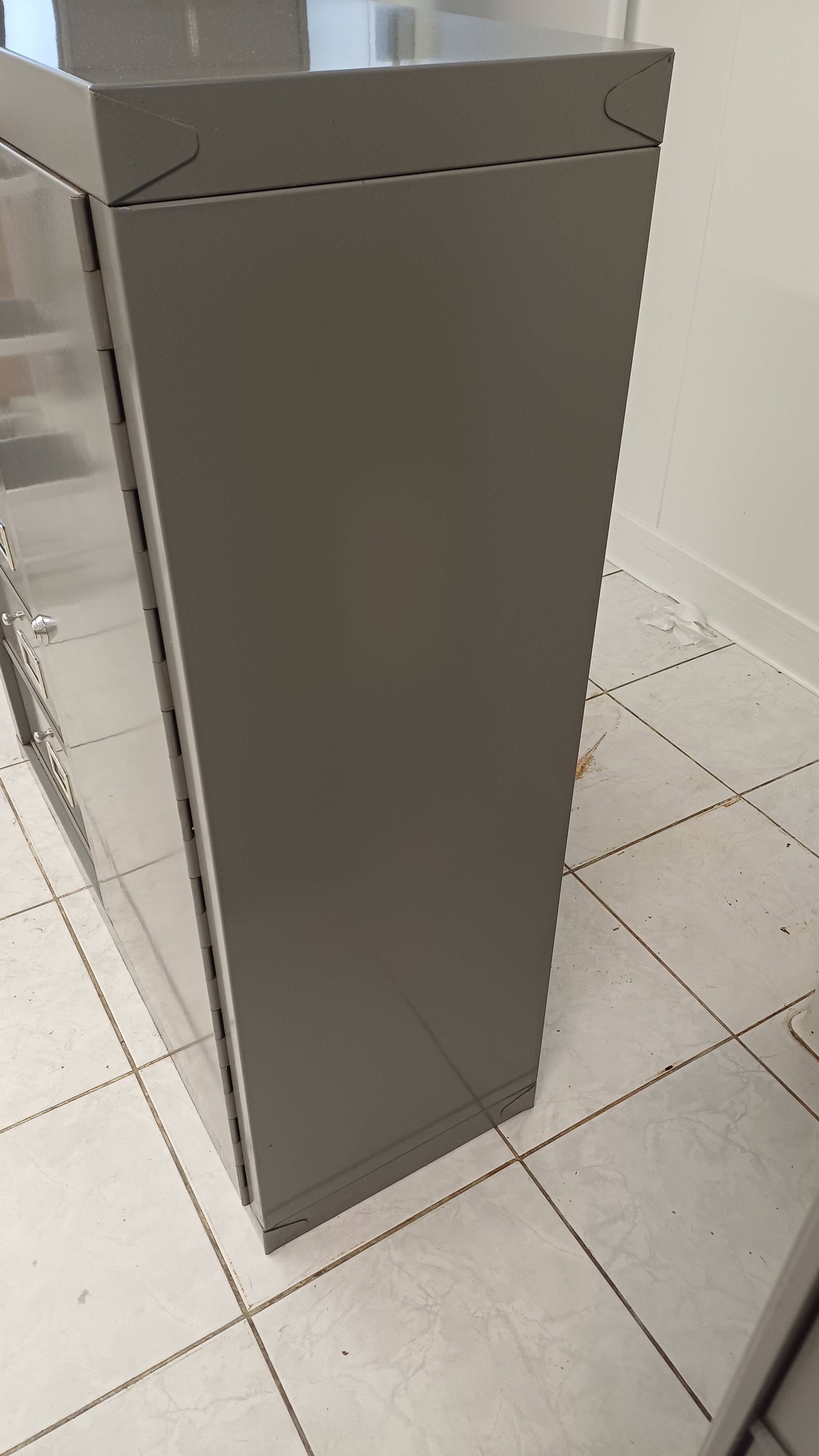 BAUCHE industrial furniture with 5 drawers and a door – vintage metal from the 1950s