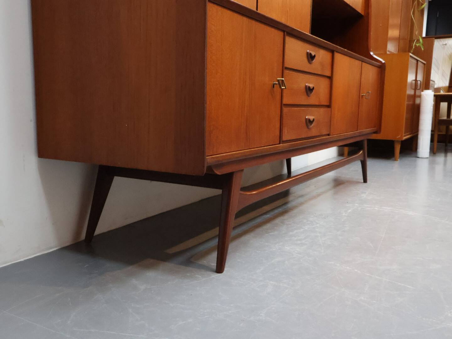 Vintage wandmeubel Louis van teeffelen nr 11