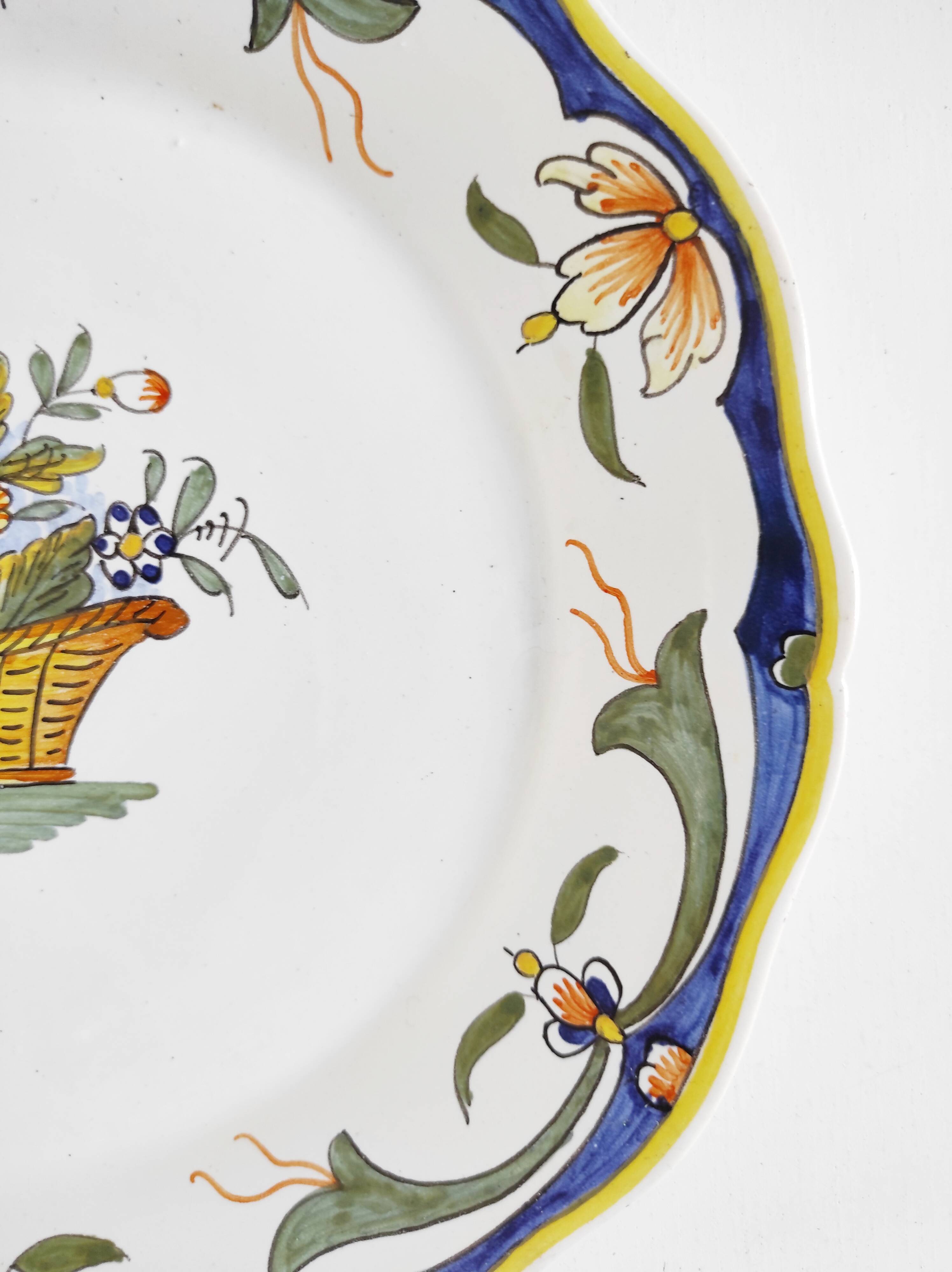 Assiette décor rouen au panier fleuri