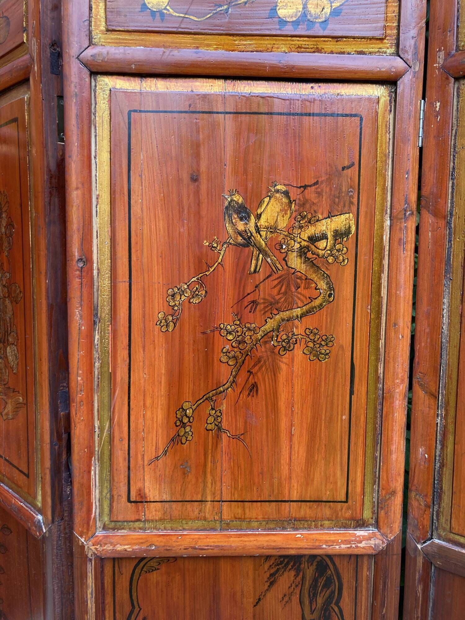 Chinese screen with five wooden panels, gilded décor of characters, vegetables, flowers and birds
