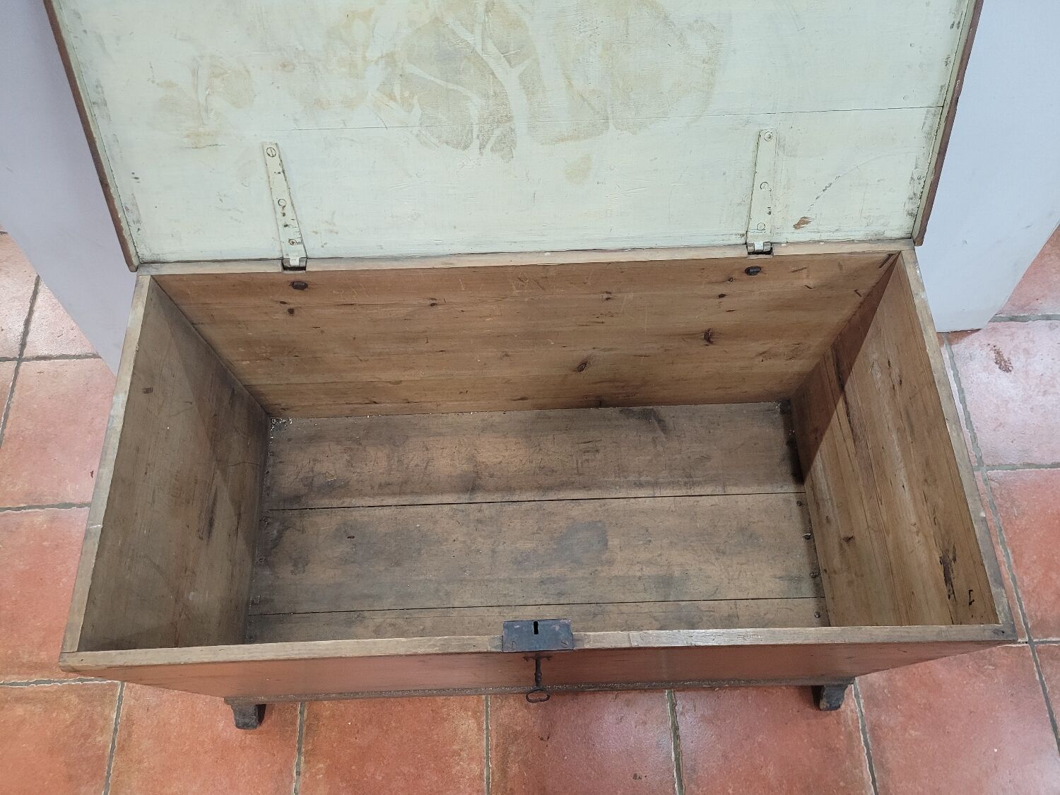 Former traveling trunk