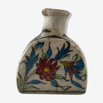 Flacon d ’Iznik Turquie en céramique siliceuse décor sous glaçure plombifère XVIIIe