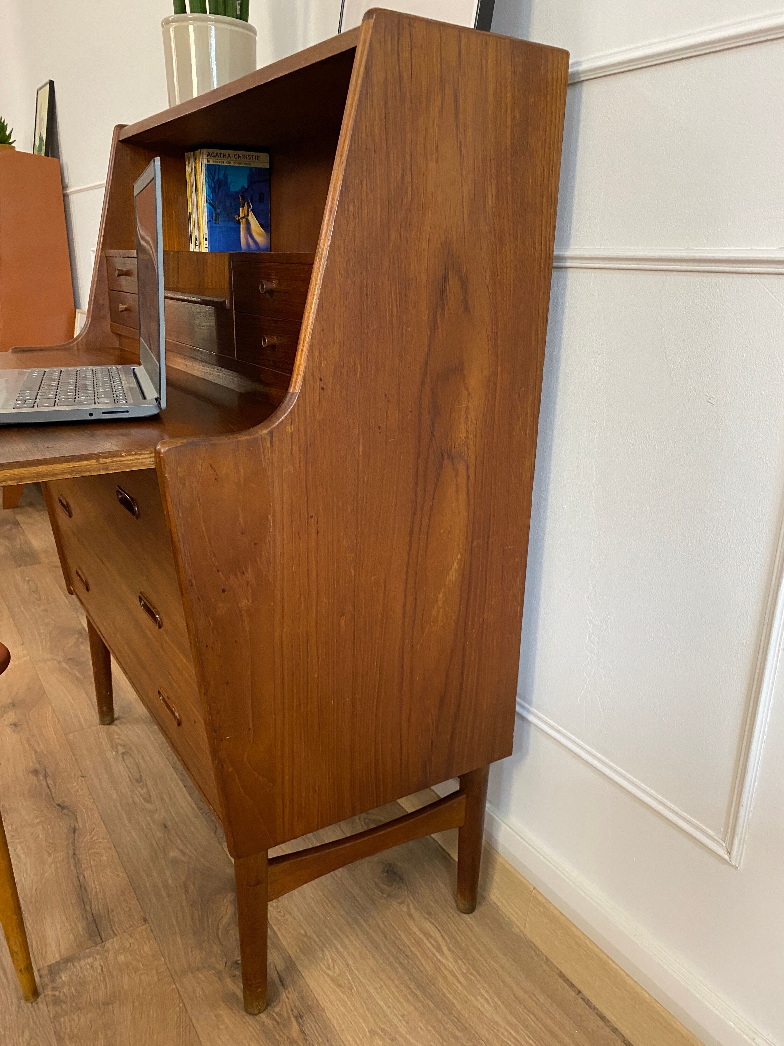 Secretary Arne Wahl Iversen, Vinde Mobelfabrik edition