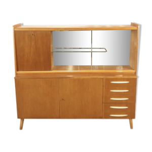 Buffet vintage en bois avec poignées