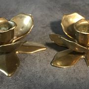 Pair of brass candle holders, duo of flowers vintage, 1970s