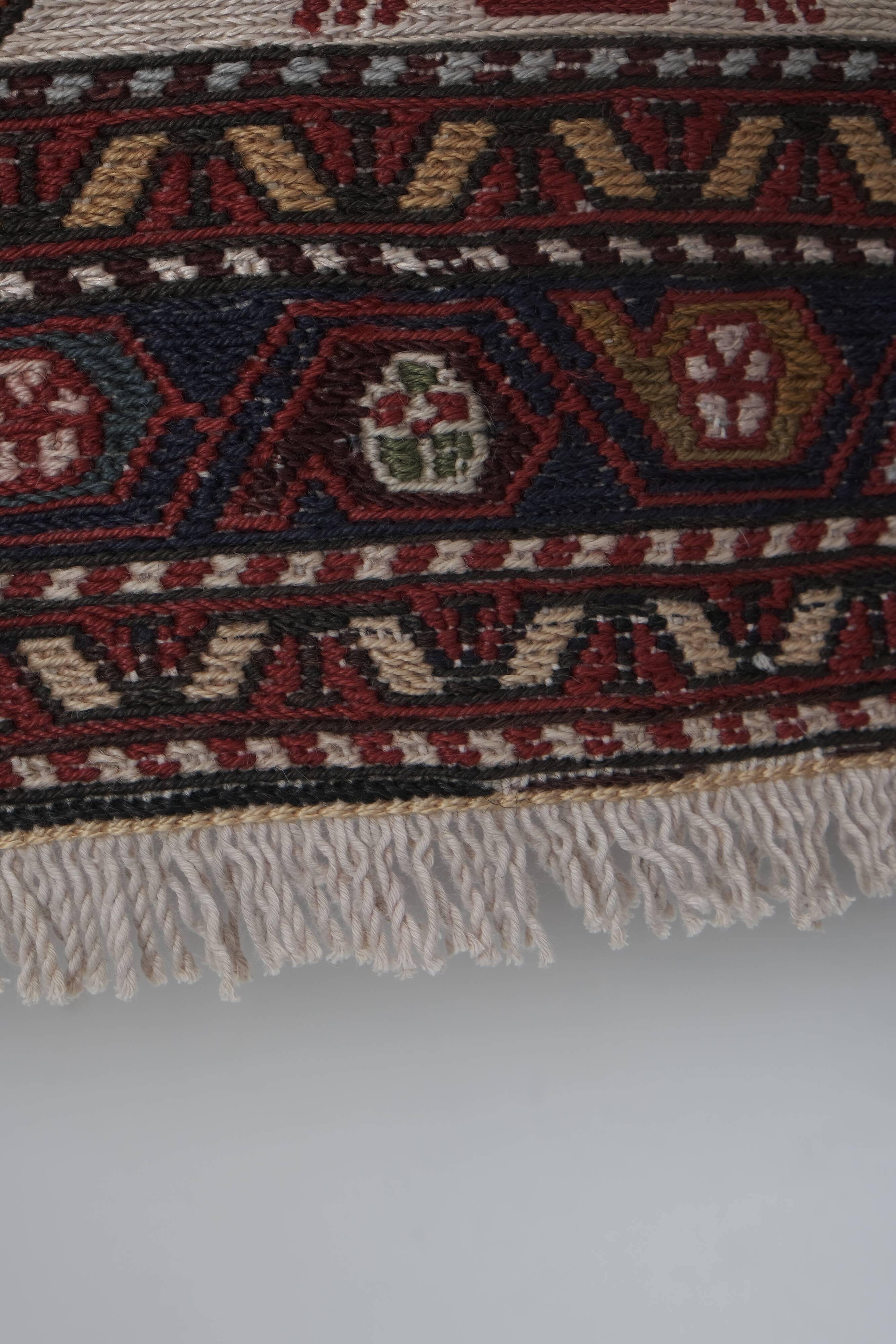 Vintage Turkish rug from Oushak, hand-woven 107x192 cm