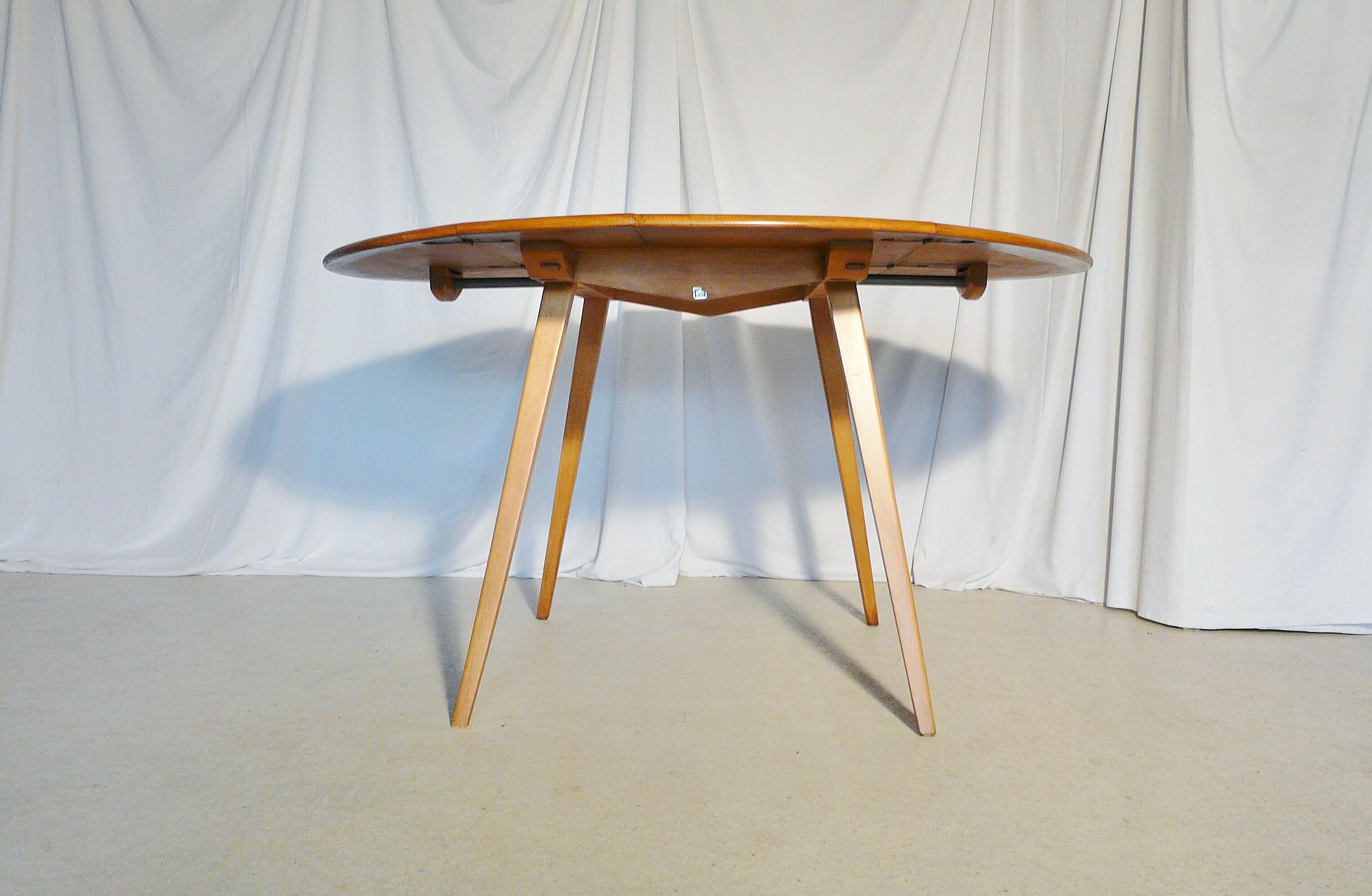 Scandinavian design Roundtable Ercol