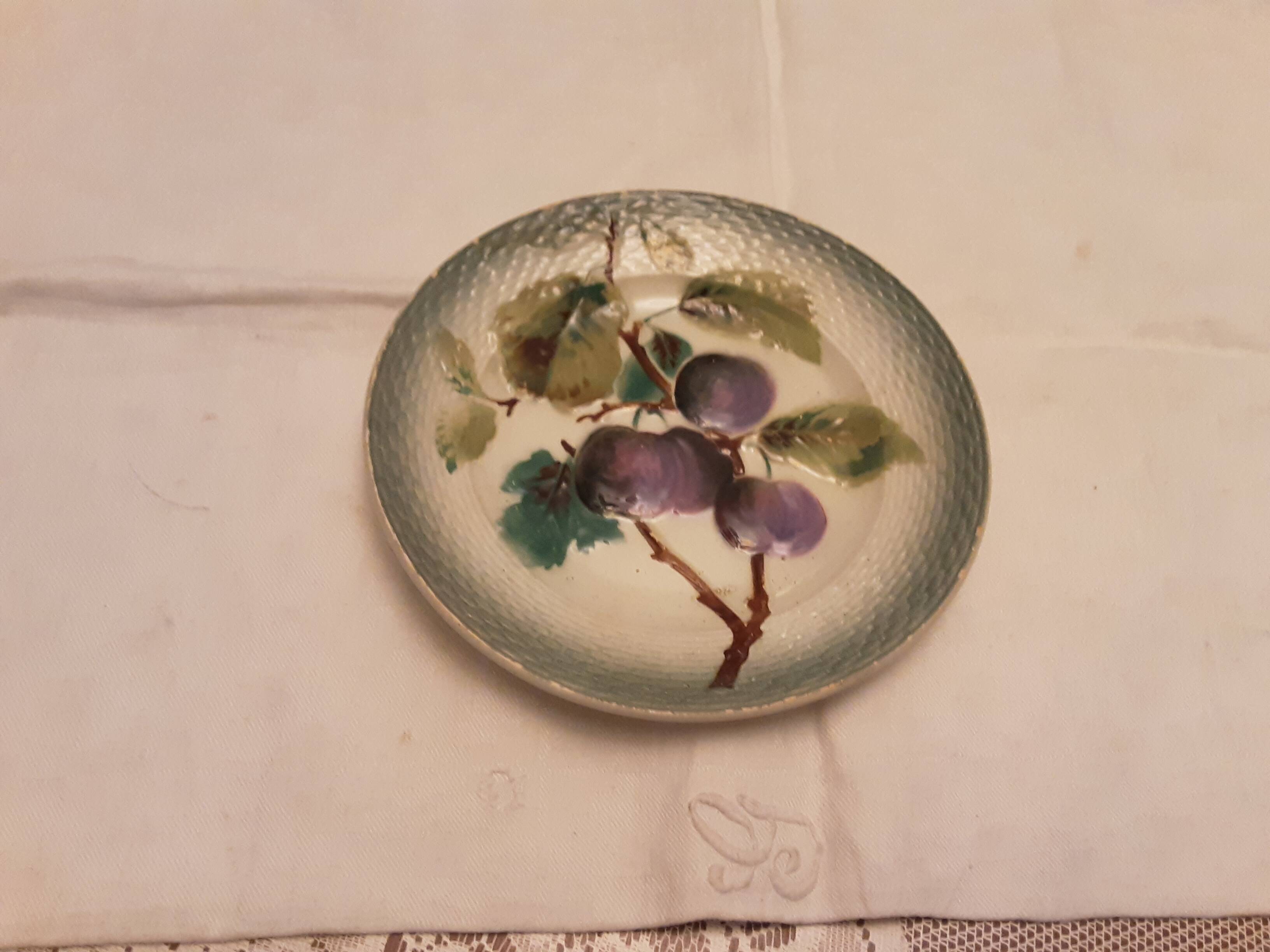 Assiette a dessert faience Hamage barbotine prune