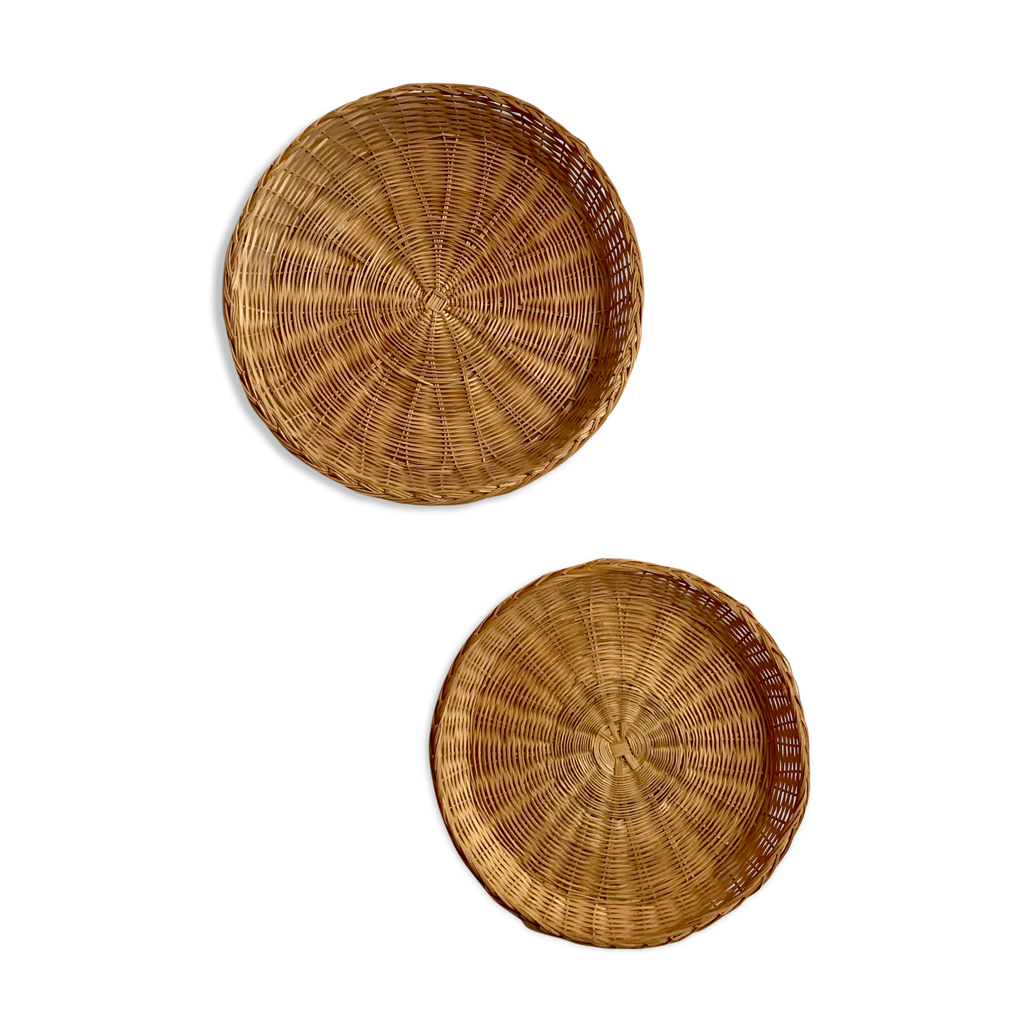 Lot of two wicker baskets