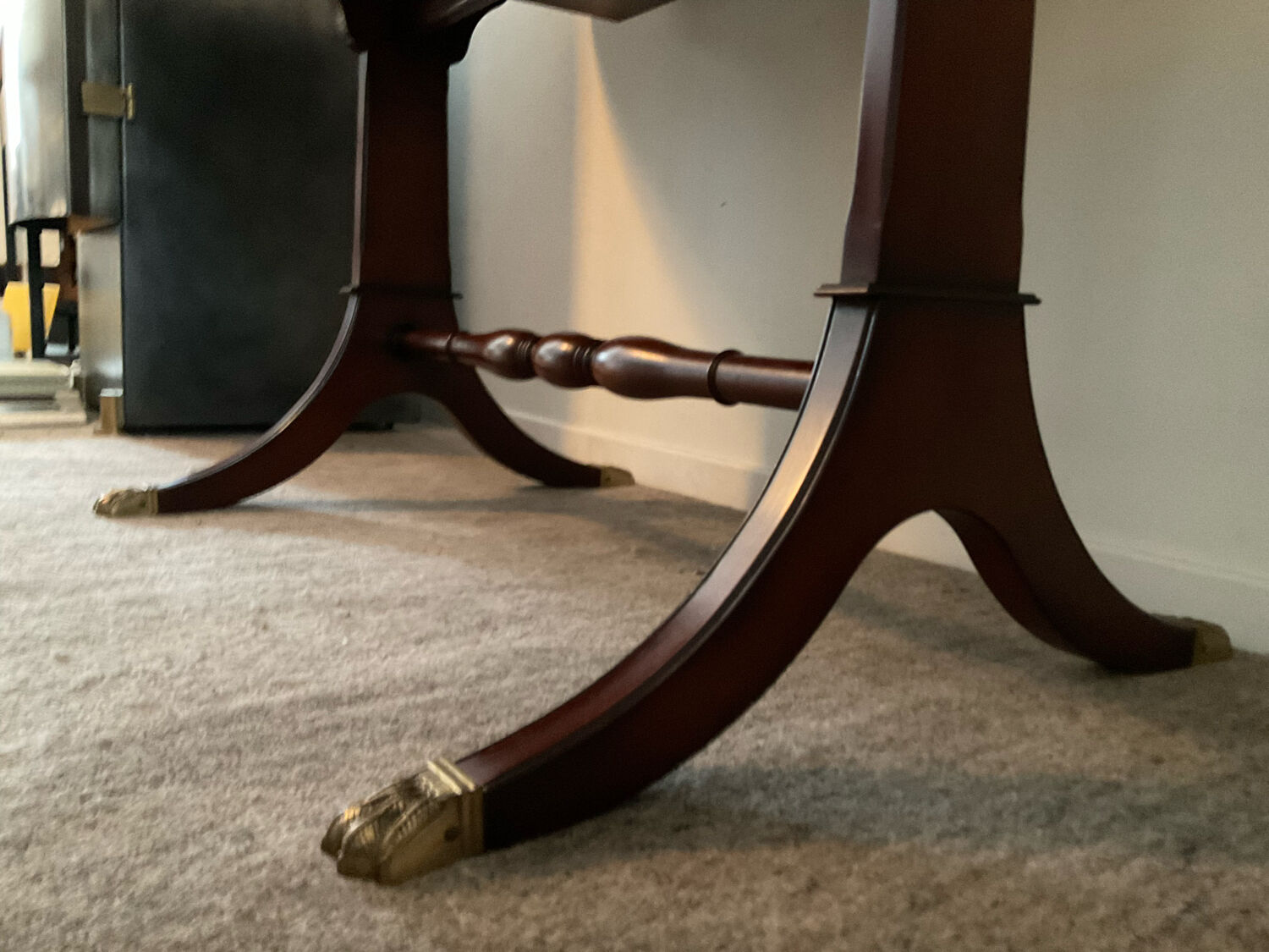 Old English desk Heldense in mahogany