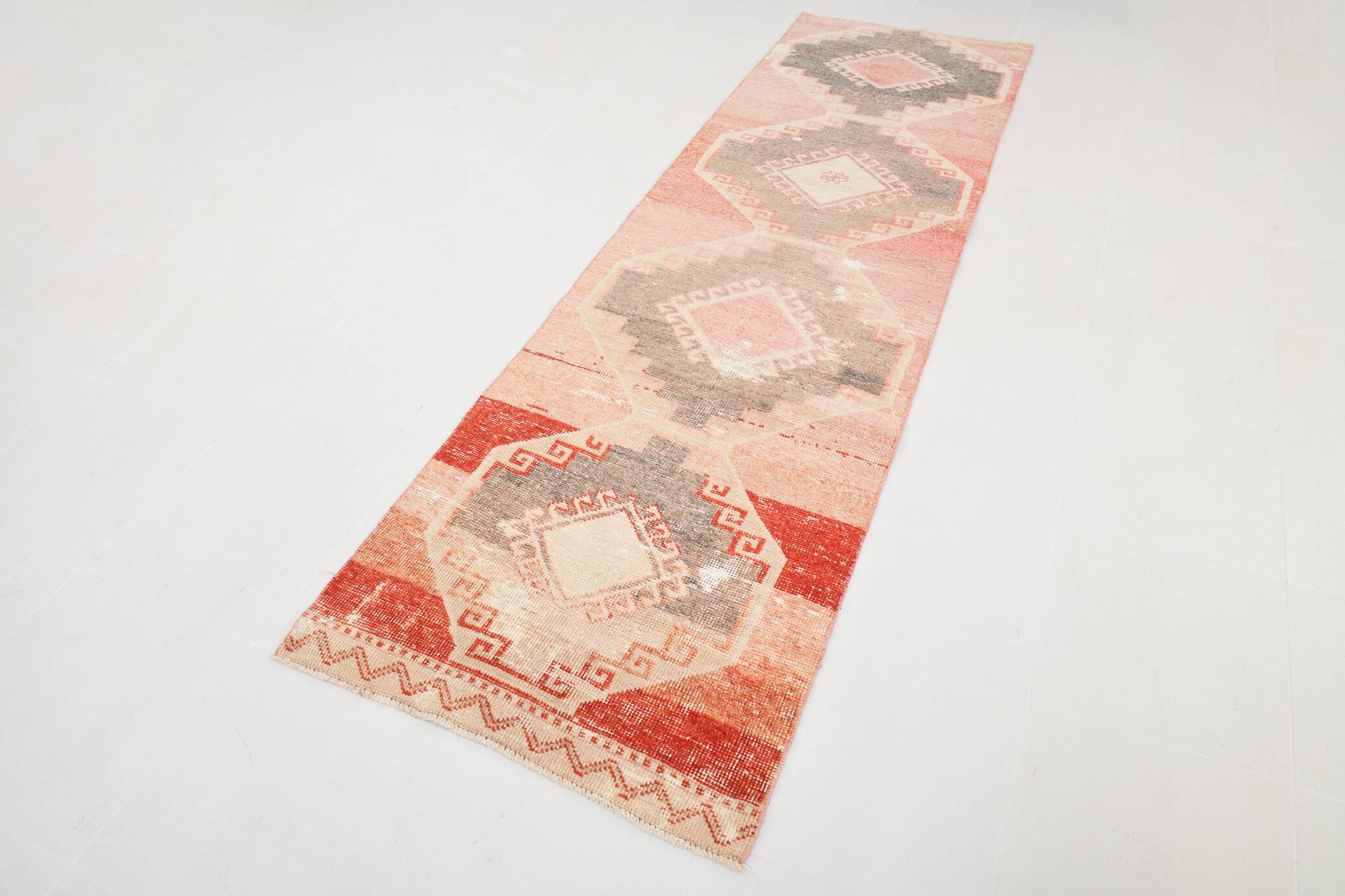 Tapis Couloir Vintage Turc, Rouge, Marron Fané & Crème Géométrique, 85x300