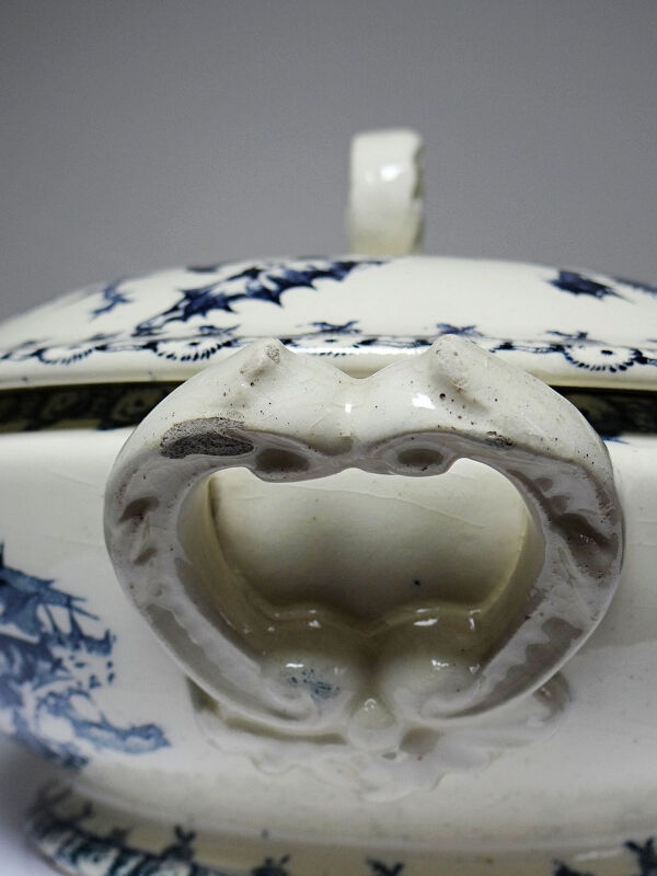 Soupière ancienne 1890-1910 porcelaine opaque terre de fer Gien modèle Chardons