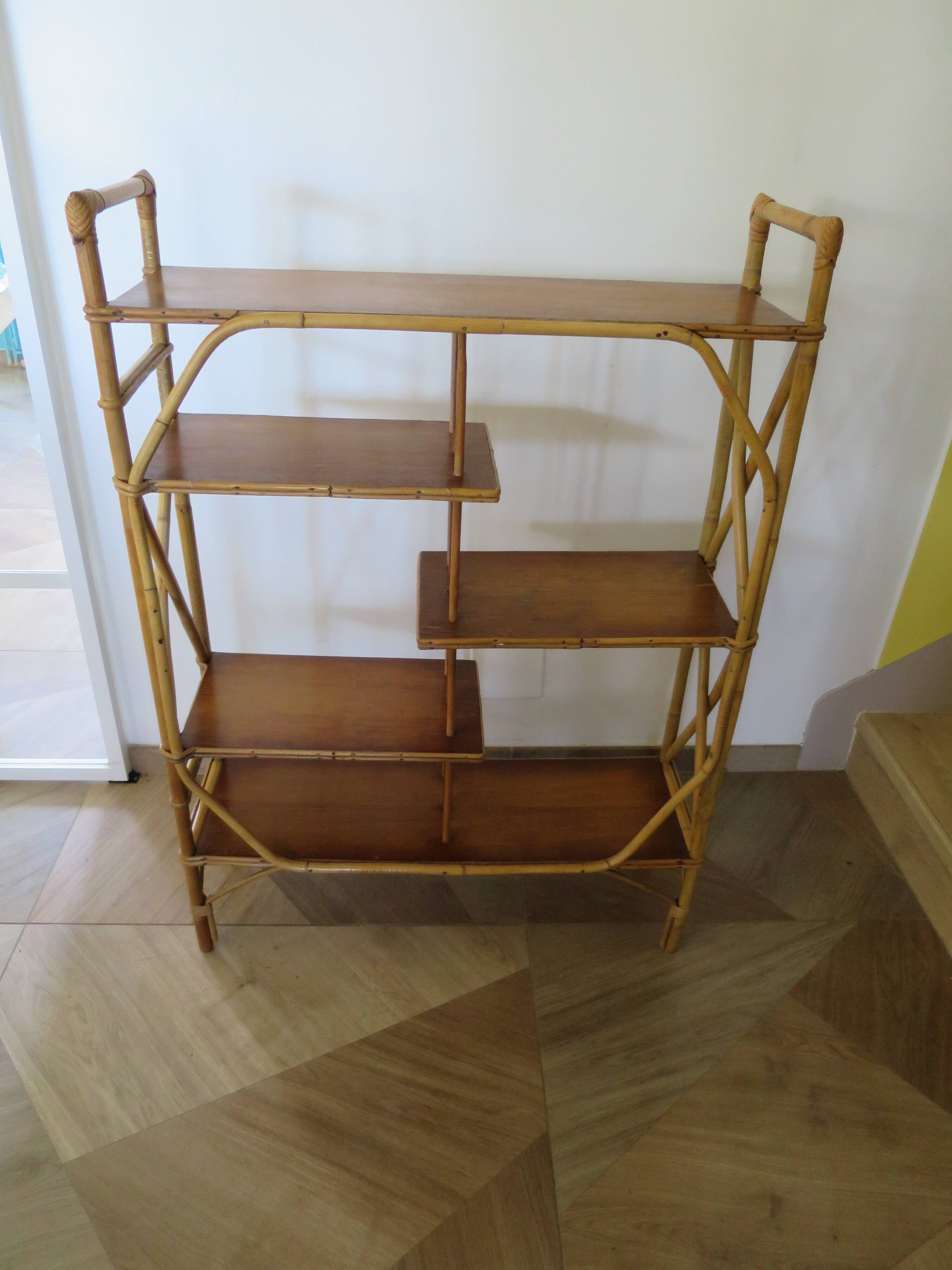 vintage -étagère-bibliotheque-bibus-asymétrique-bambou-bois-rotin-années 60