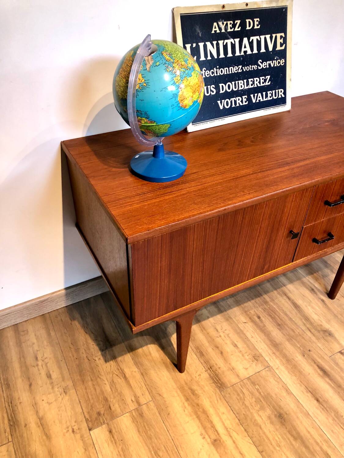 Mini sideboard