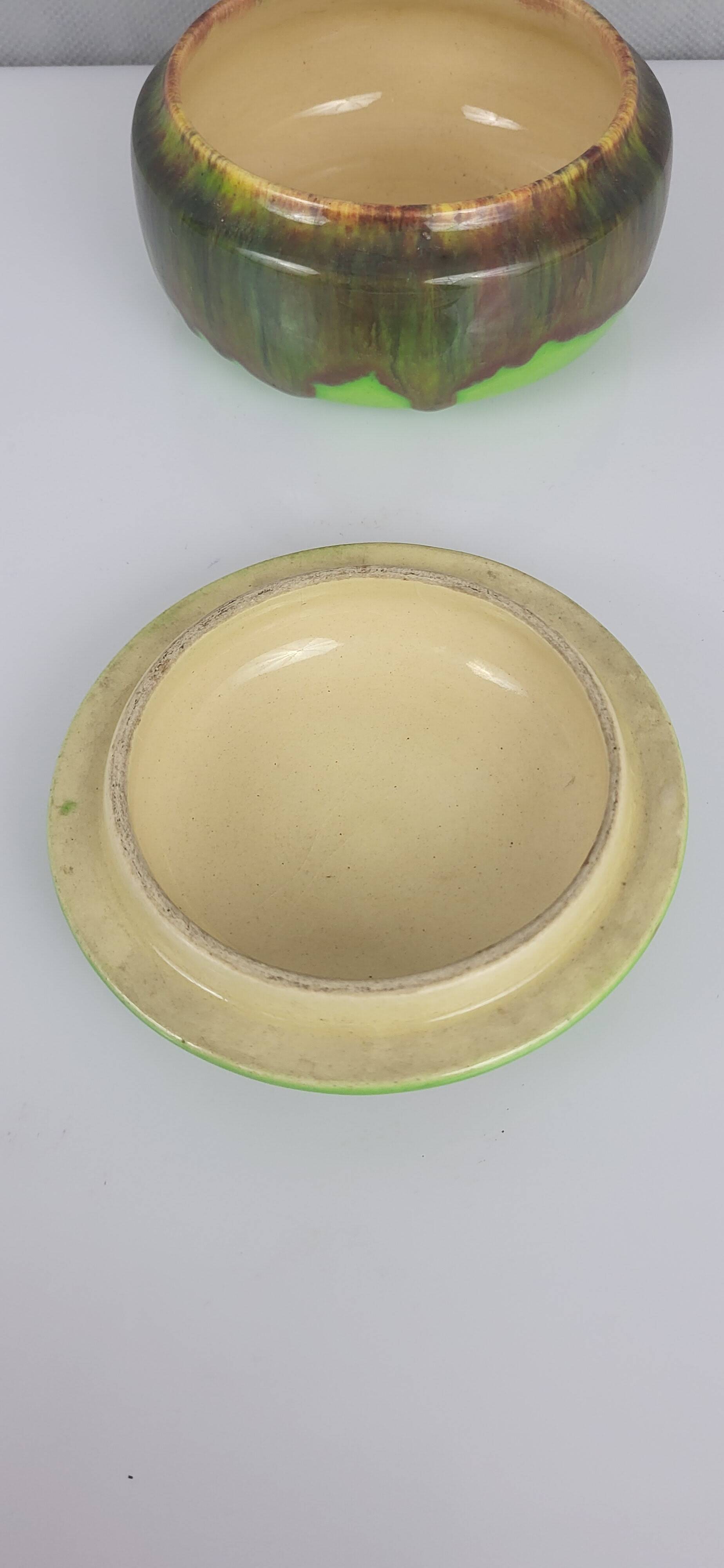 Stoneware box signed Lacheny / Puisaye