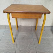 Ancien bureau d'écolier