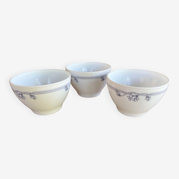 Trio vintage bowls