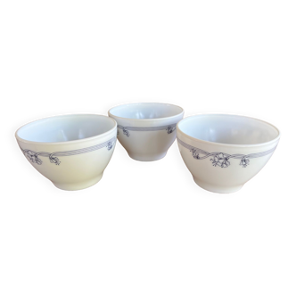 Trio vintage bowls