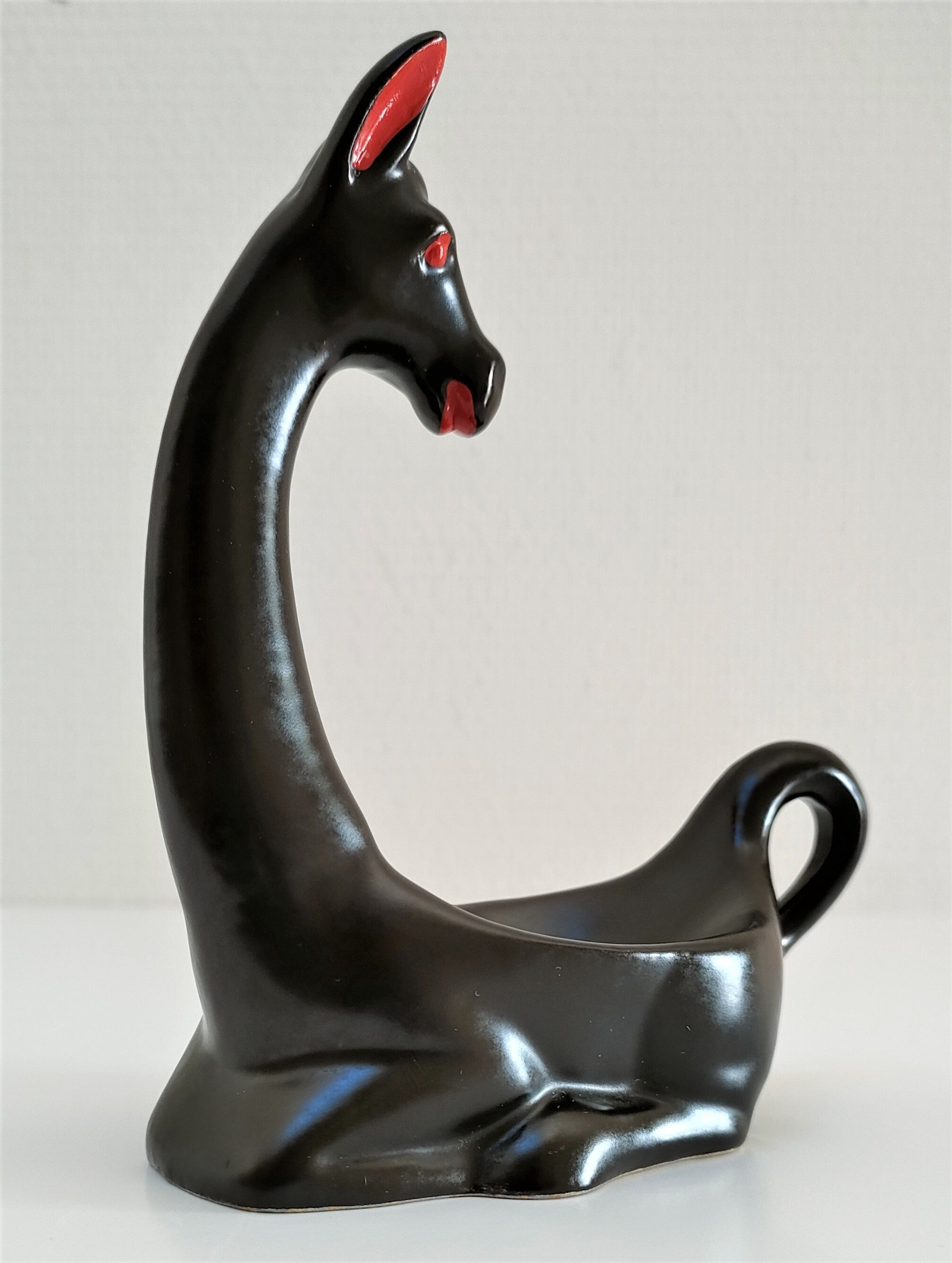 Empty pocket zoomorphic figure ceramic design 60s