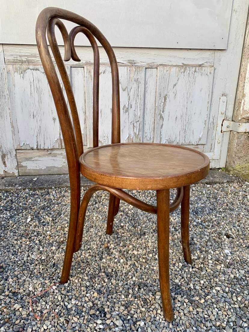 Lot Series of 6 art nouveau bentwood bistro chairs