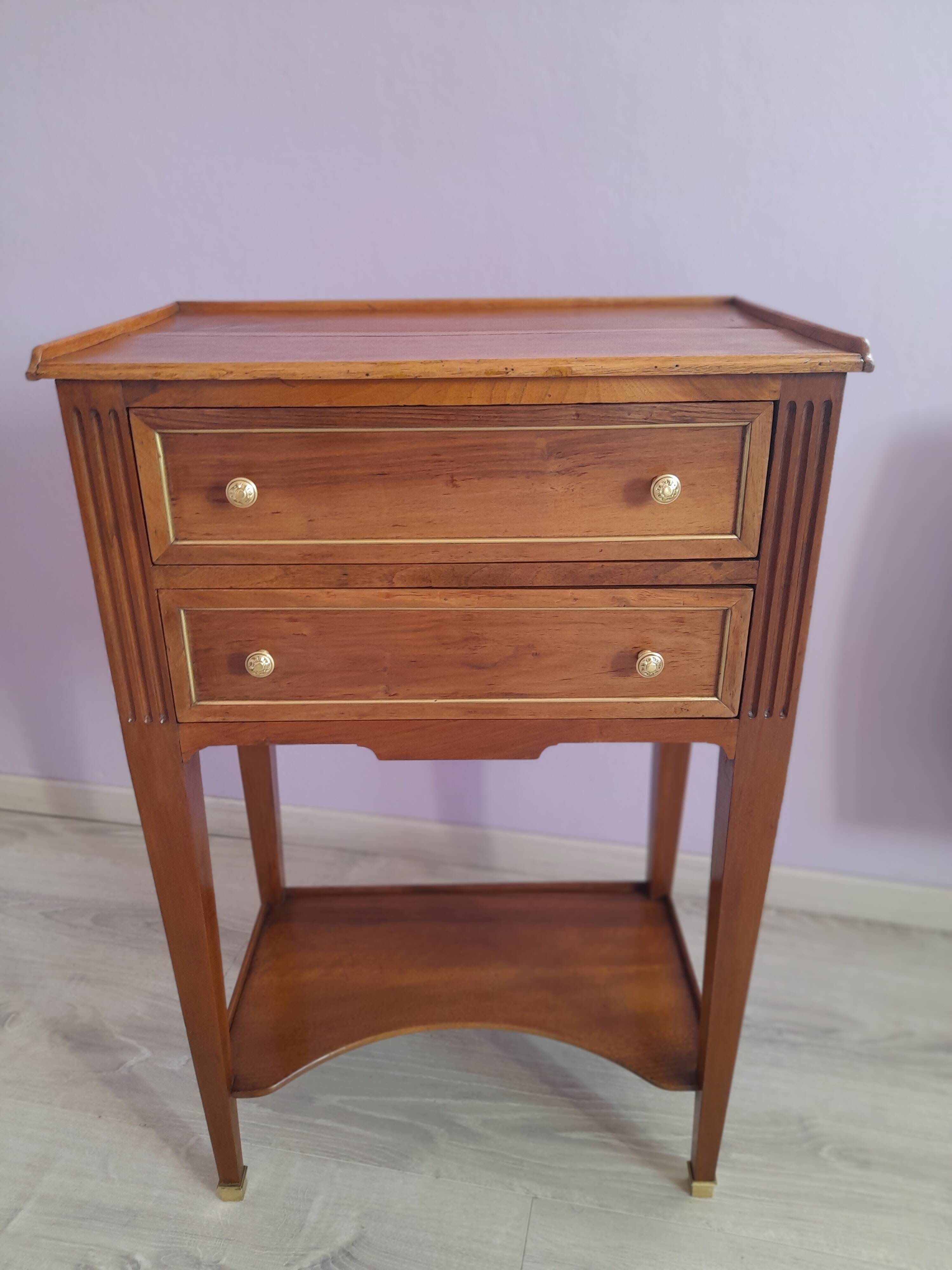 Louis XVI chest of drawers