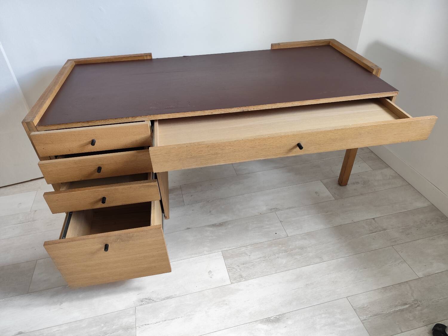 Bureau moderne habitat placage chêne