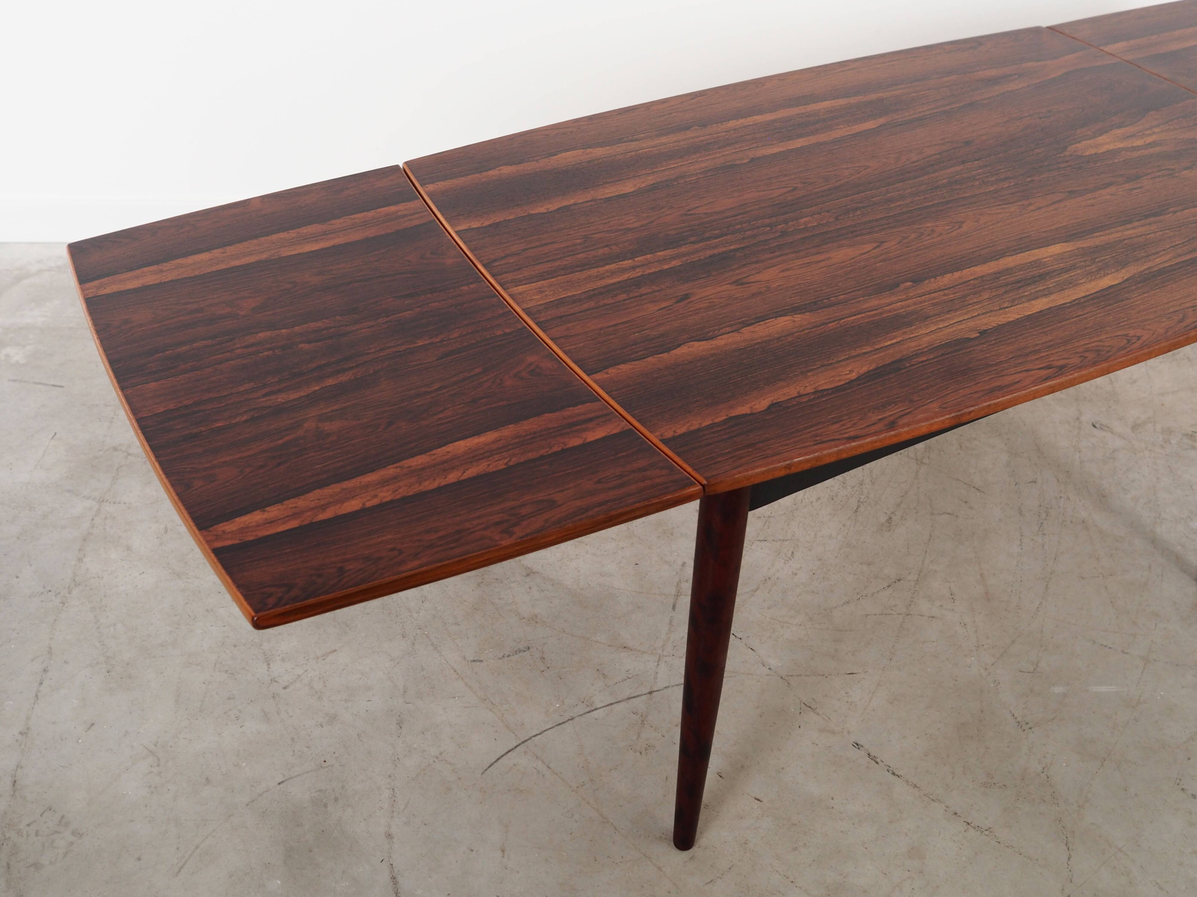 Table en palissandre, design danois, années 1970, production : Danemark