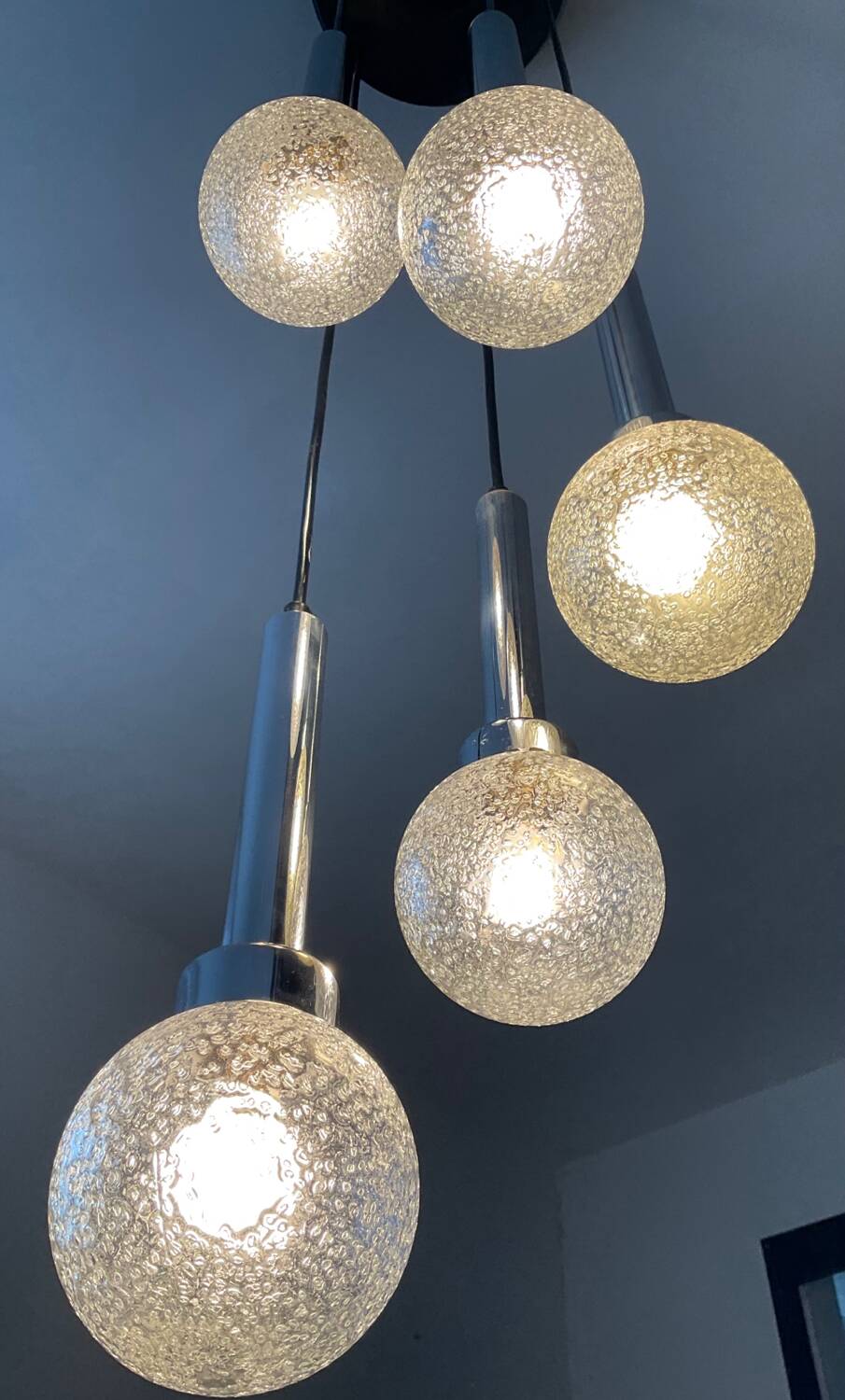 Lustre cascade chrome et verre givré  des années 70